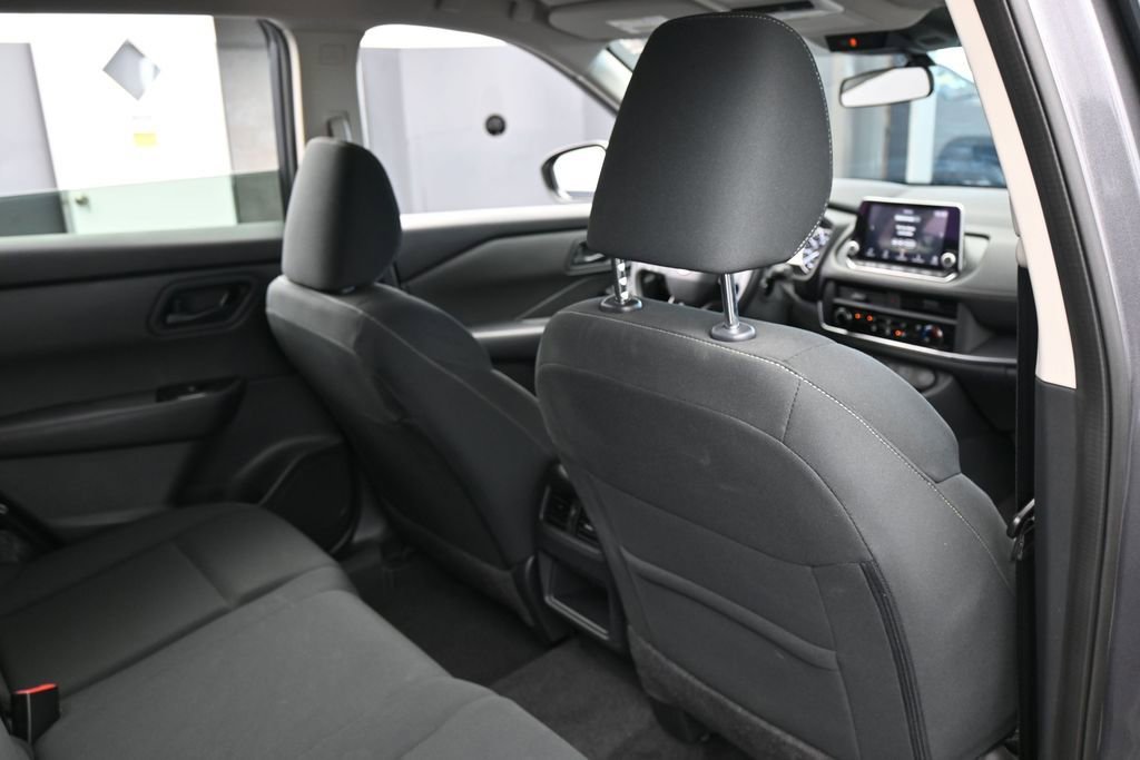 Used 2025 Nissan Rogue S FWD image 34