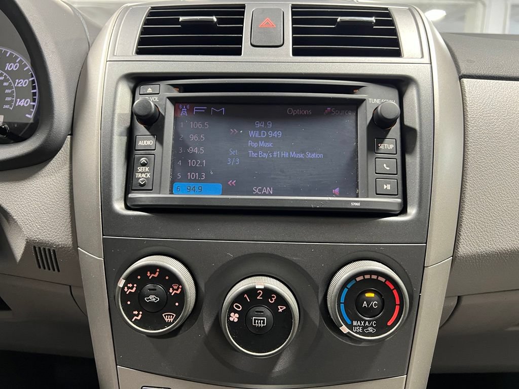Used 2013 Toyota Corolla LE FWD image 25