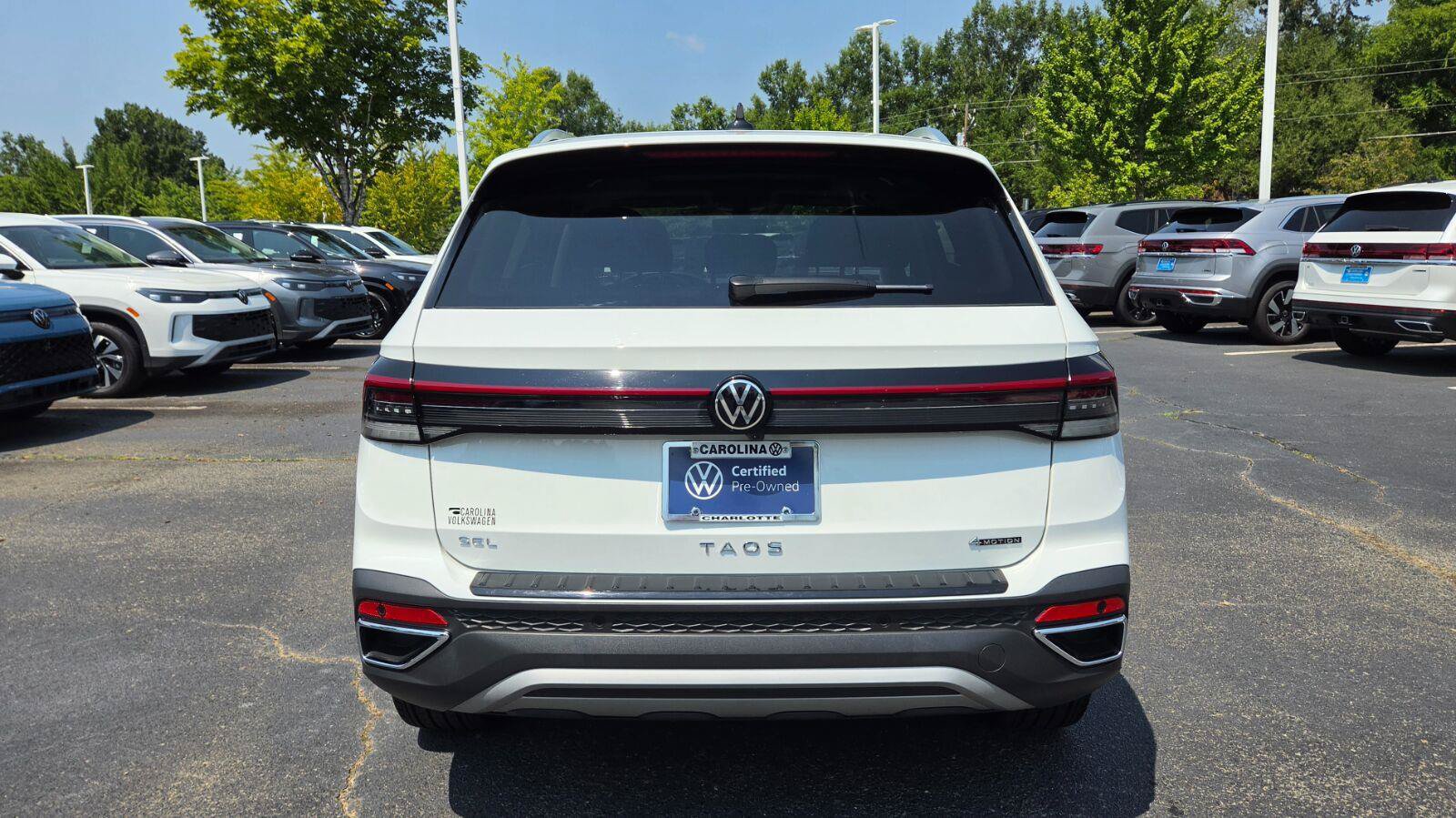 Used 2025 Volkswagen Taos SEL AWD/4WD image 4