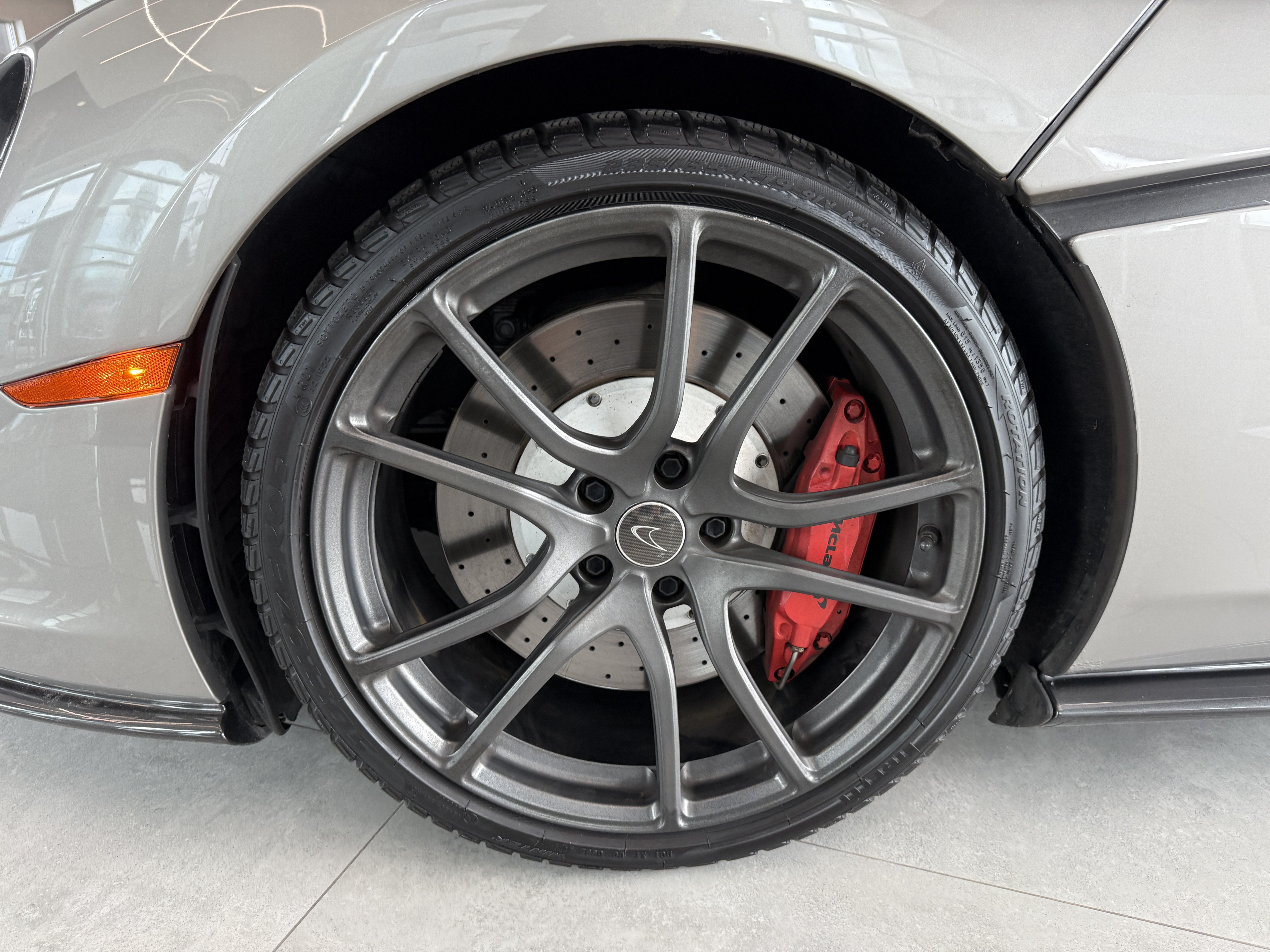 Used 2017 McLaren 570S RWD image 30