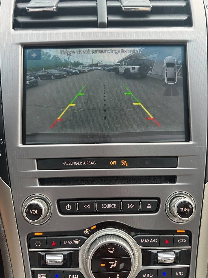 Used 2017 Lincoln MKZ Reserve FWD image 16