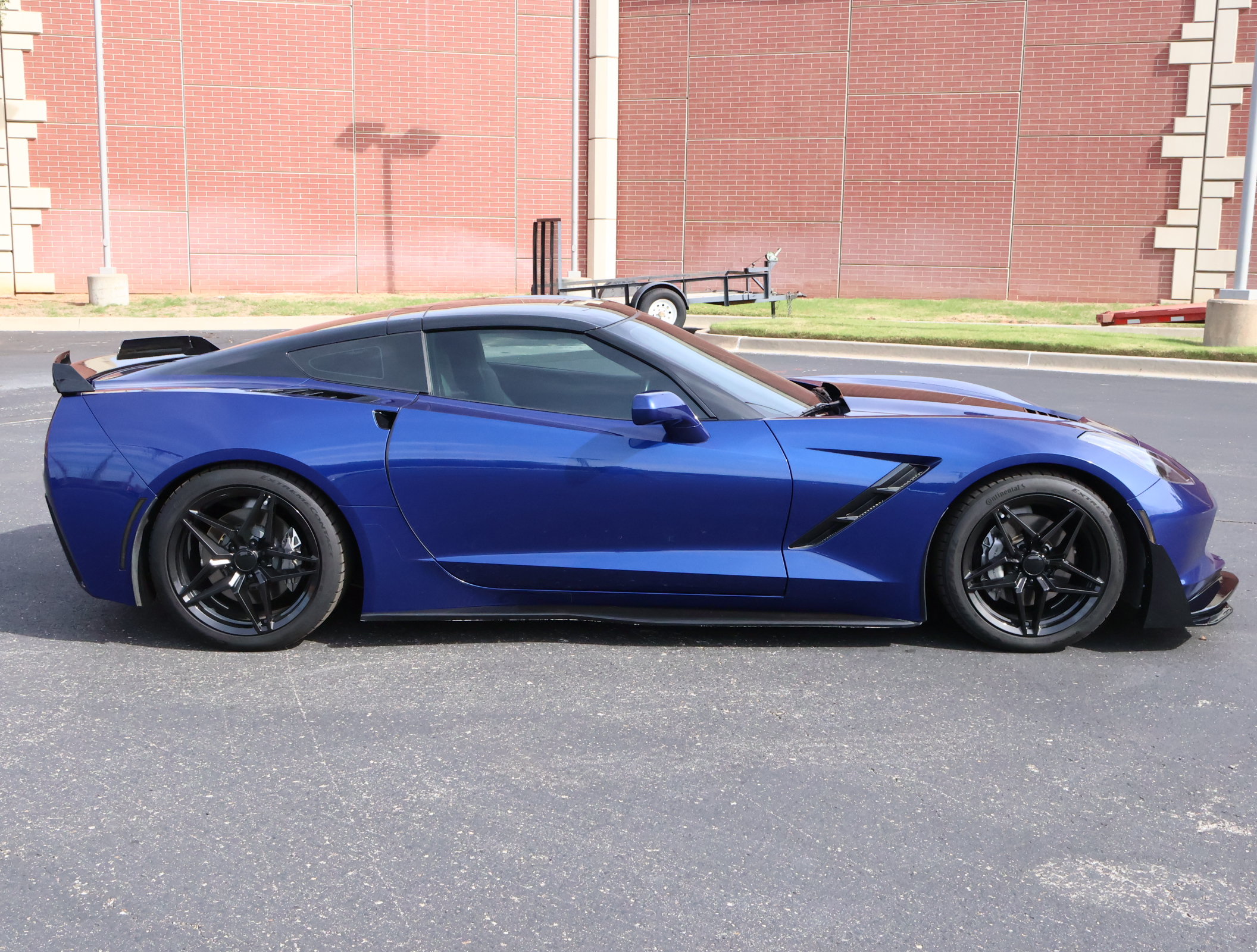 Used 2017 Chevrolet Corvette Stingray Coupe w/ 1LT RWD image 29