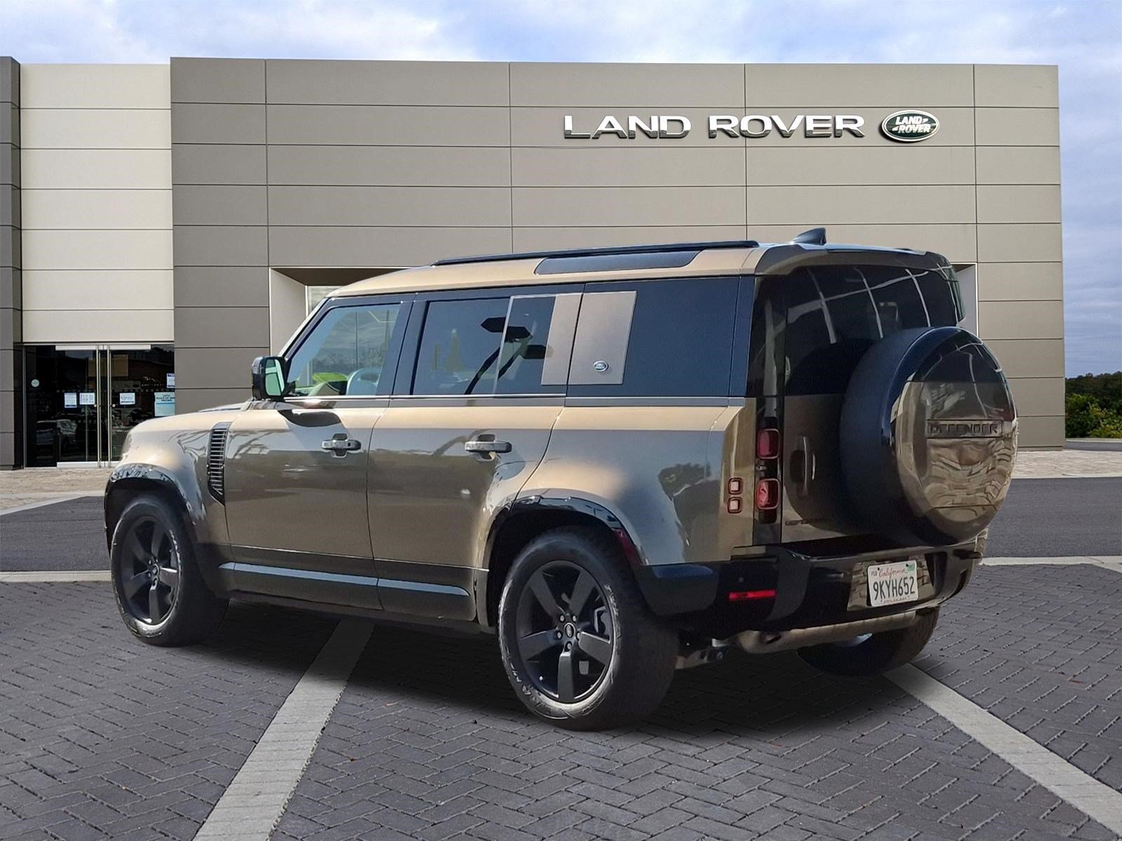 Certified 2024 Land Rover Defender 110 X-Dynamic SE AWD/4WD image 7