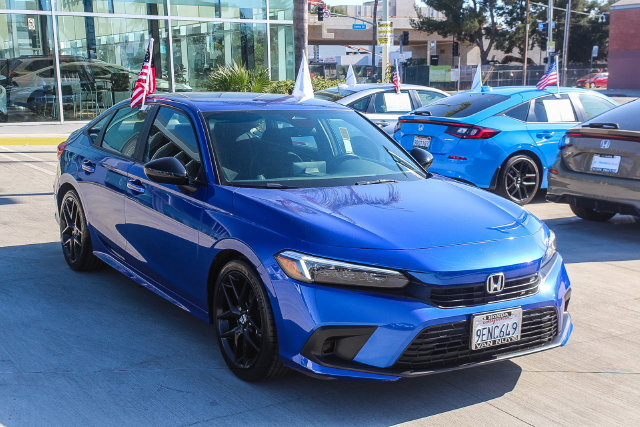 Used 2023 Honda Civic Sport image 3