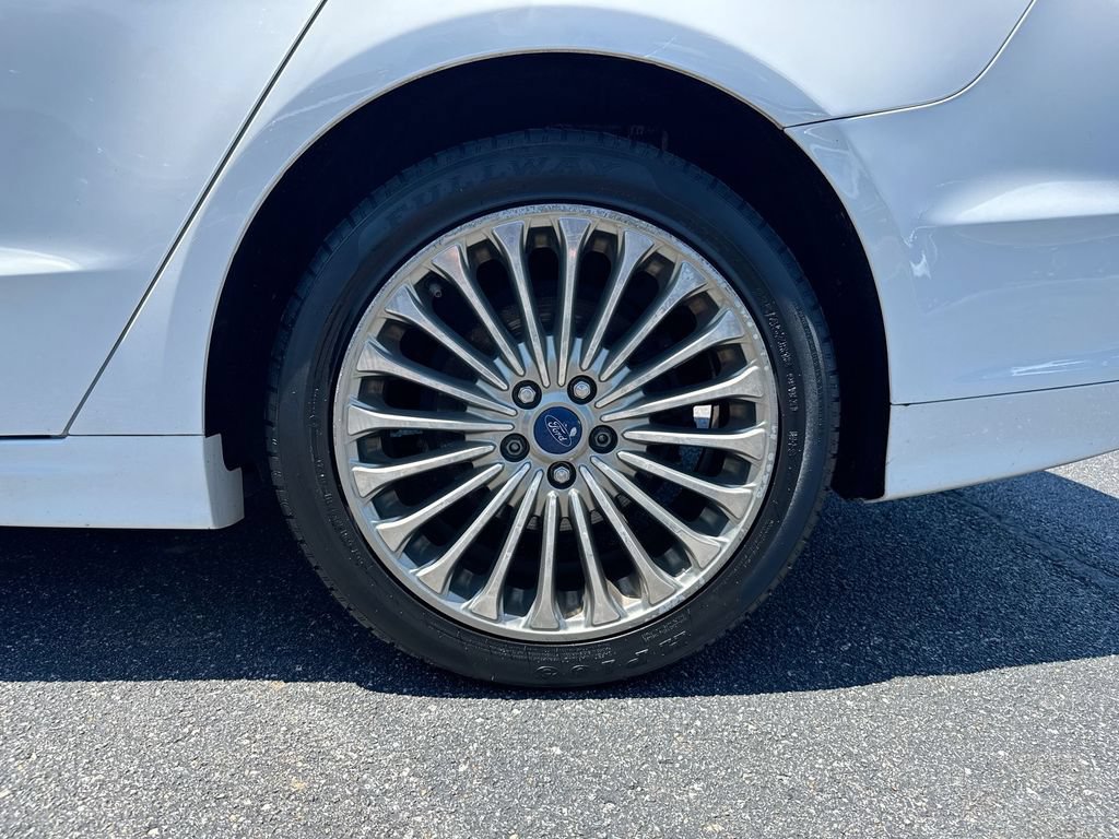 Used 2016 Ford Fusion Titanium FWD image 26