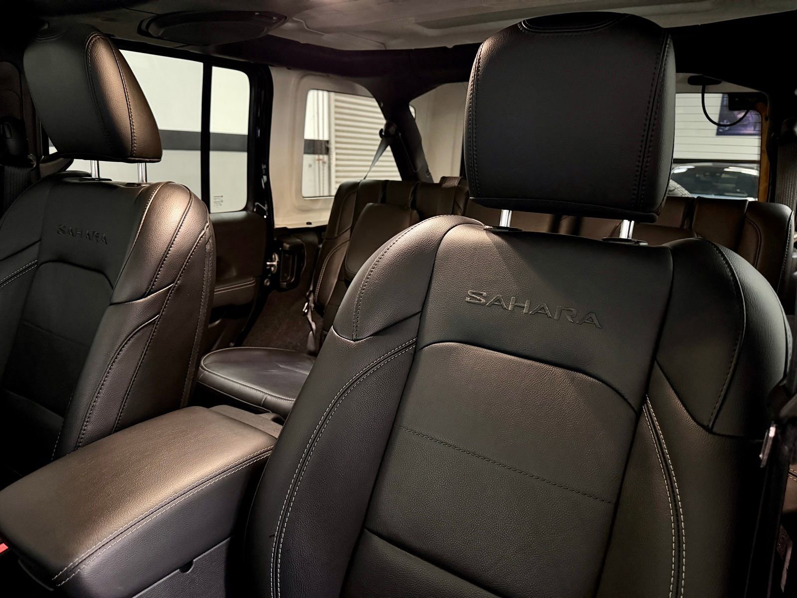 Used 2023 Jeep Wrangler Unlimited Sahara image 22