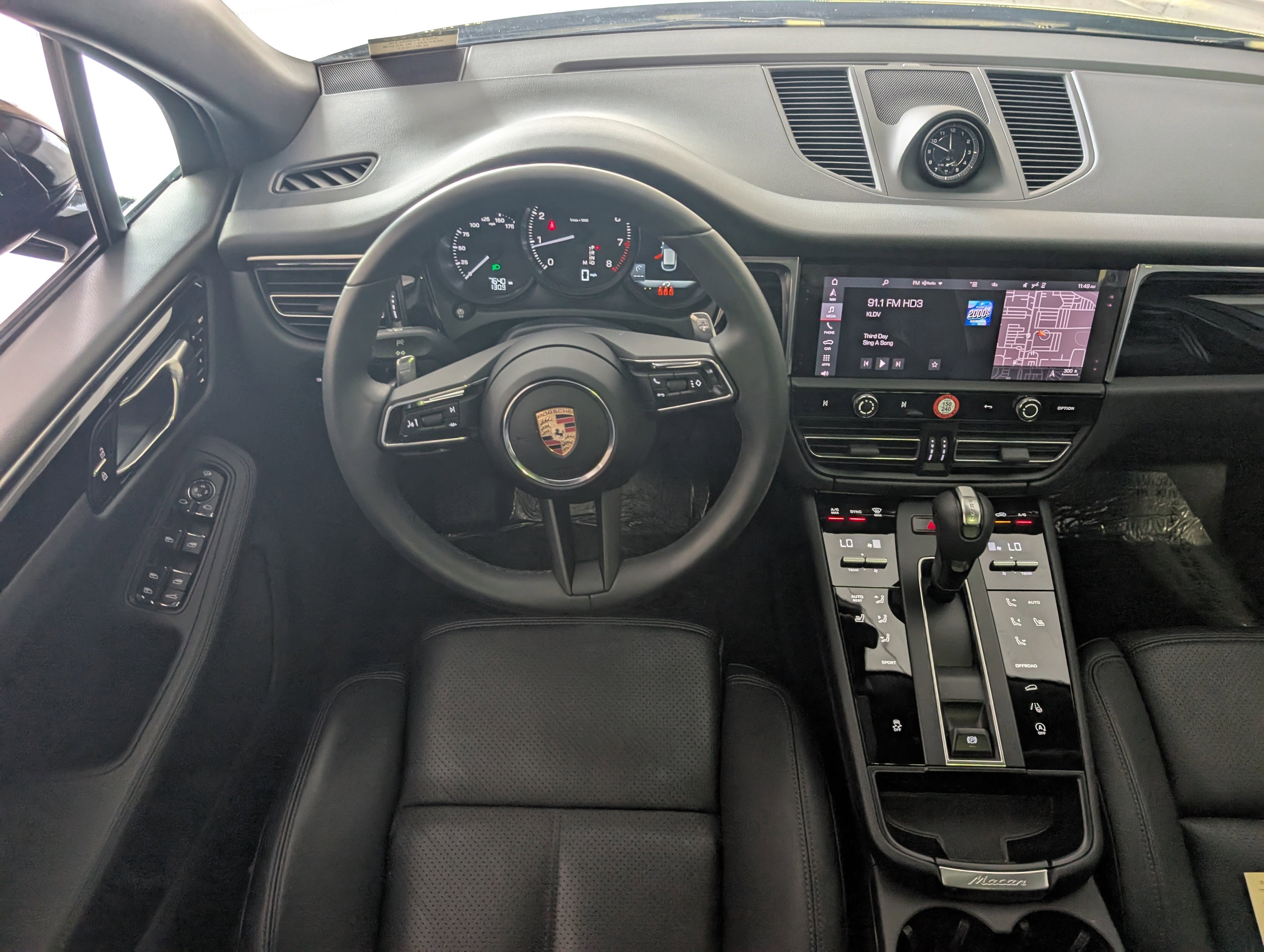 Used 2025 Porsche Macan image 7