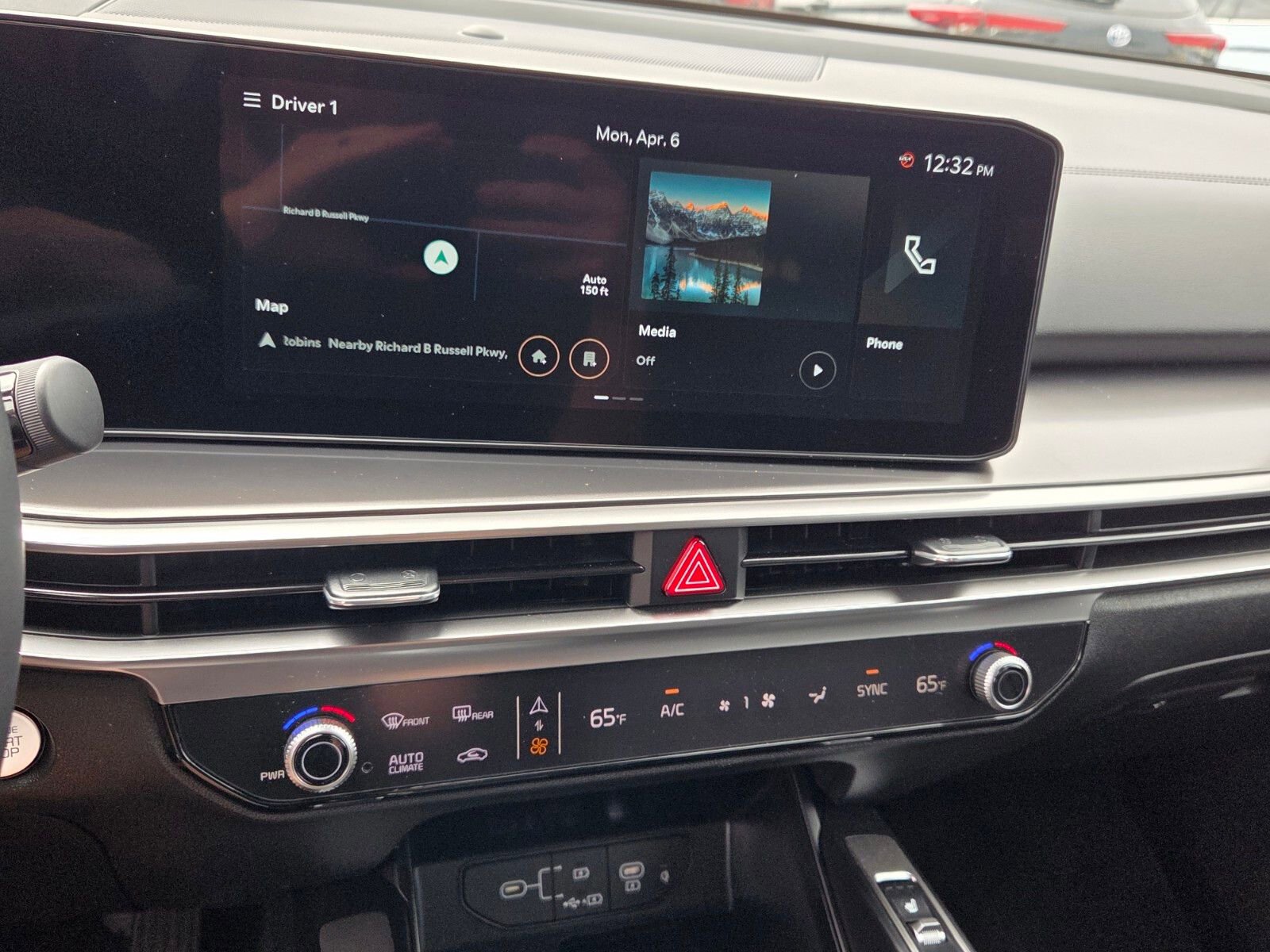 Used 2025 Kia Sorento S image 20