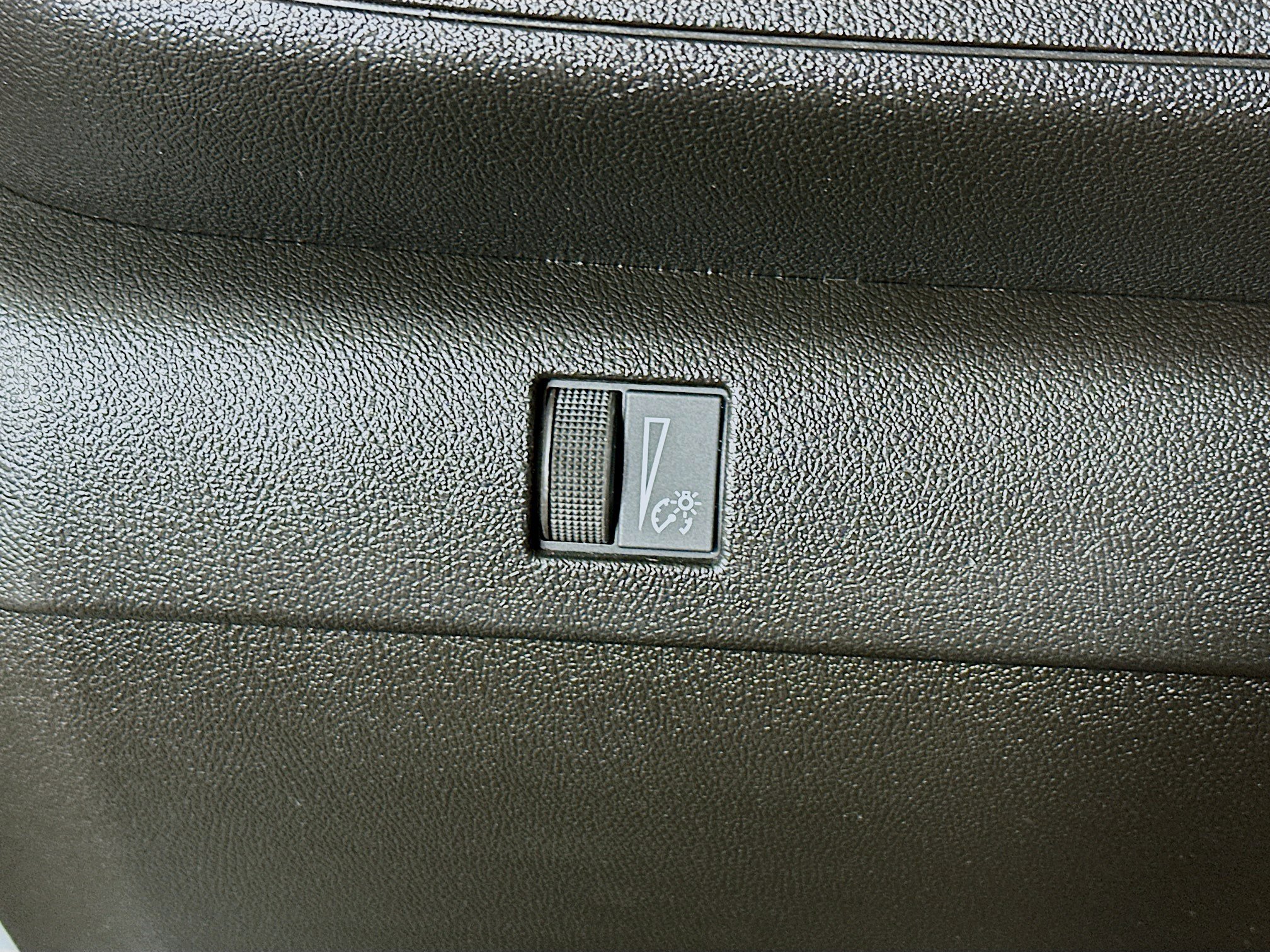 Used 2024 Chevrolet Colorado W/T image 17