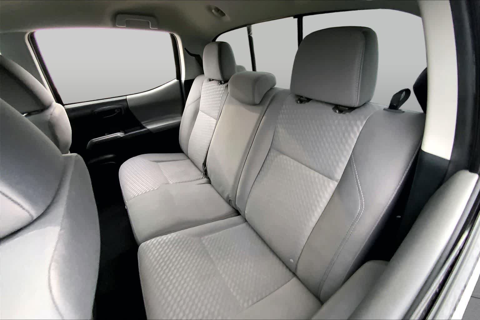 Used 2022 Toyota Tacoma SR5 RWD image 20