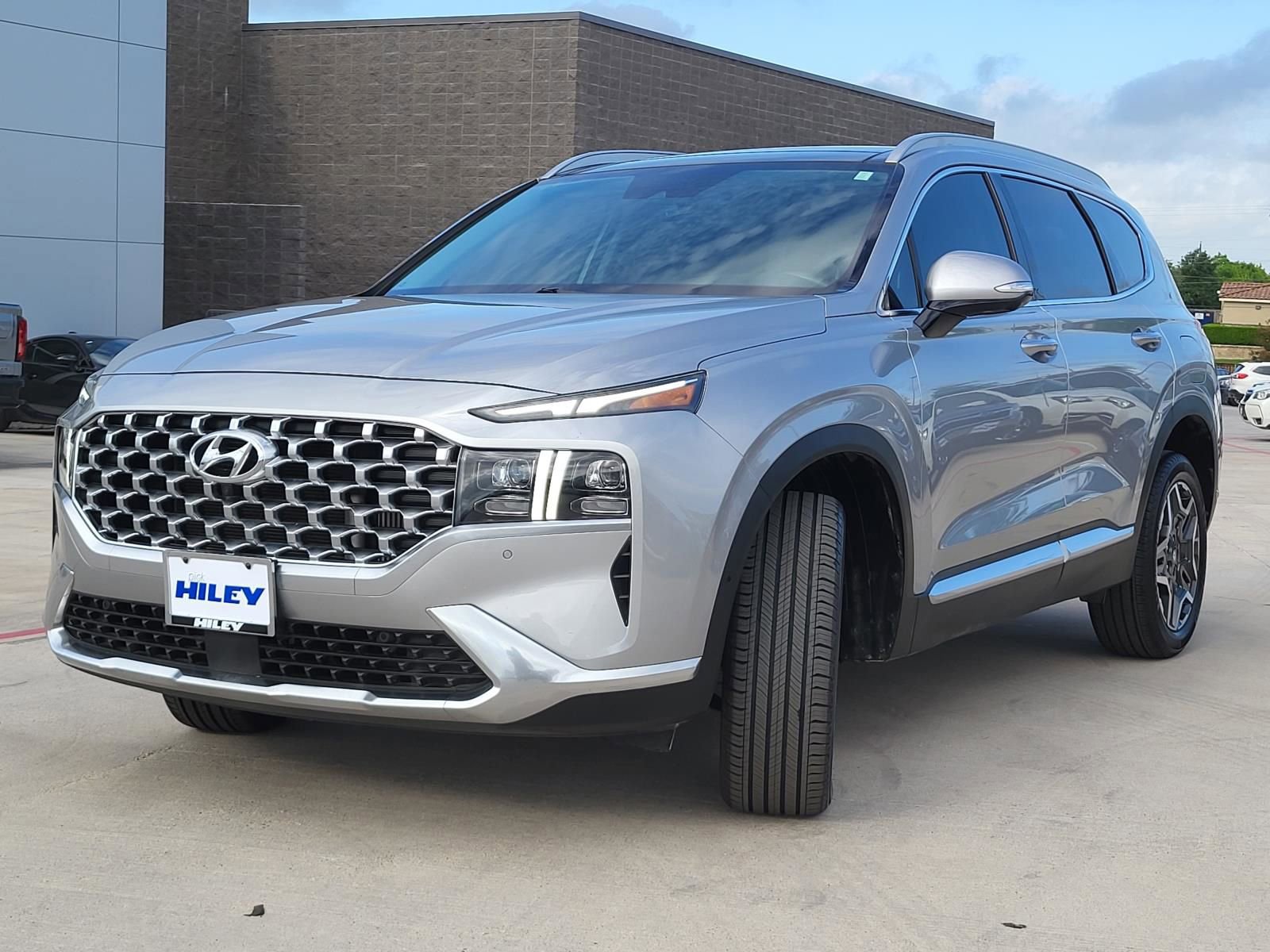 Used 2022 Hyundai Santa Fe Limited AWD/4WD image 2