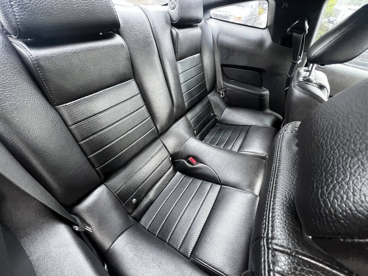 Used 2012 Ford Mustang GT Premium RWD image 11