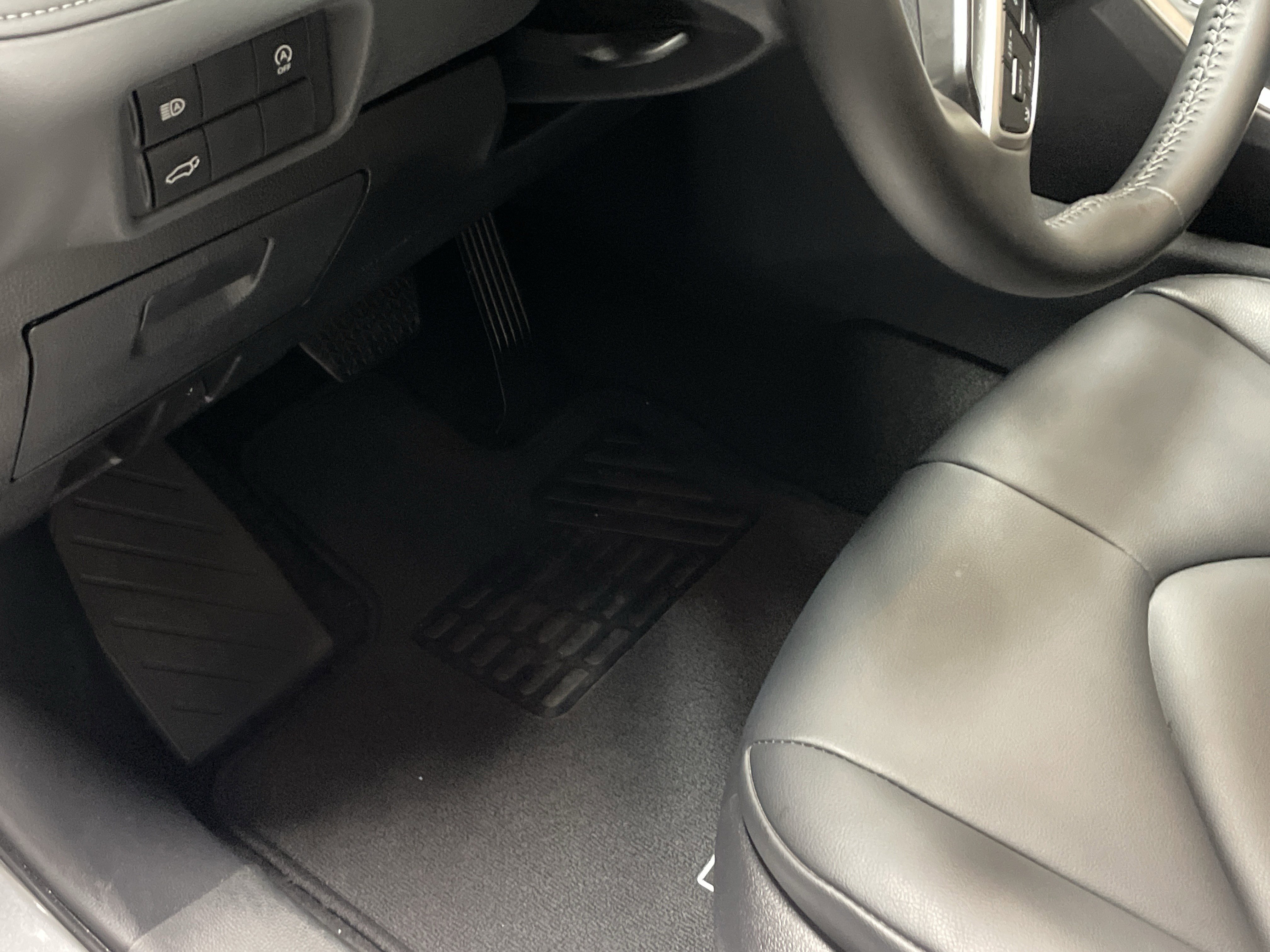 Used 2026 Toyota Highlander XLE image 17