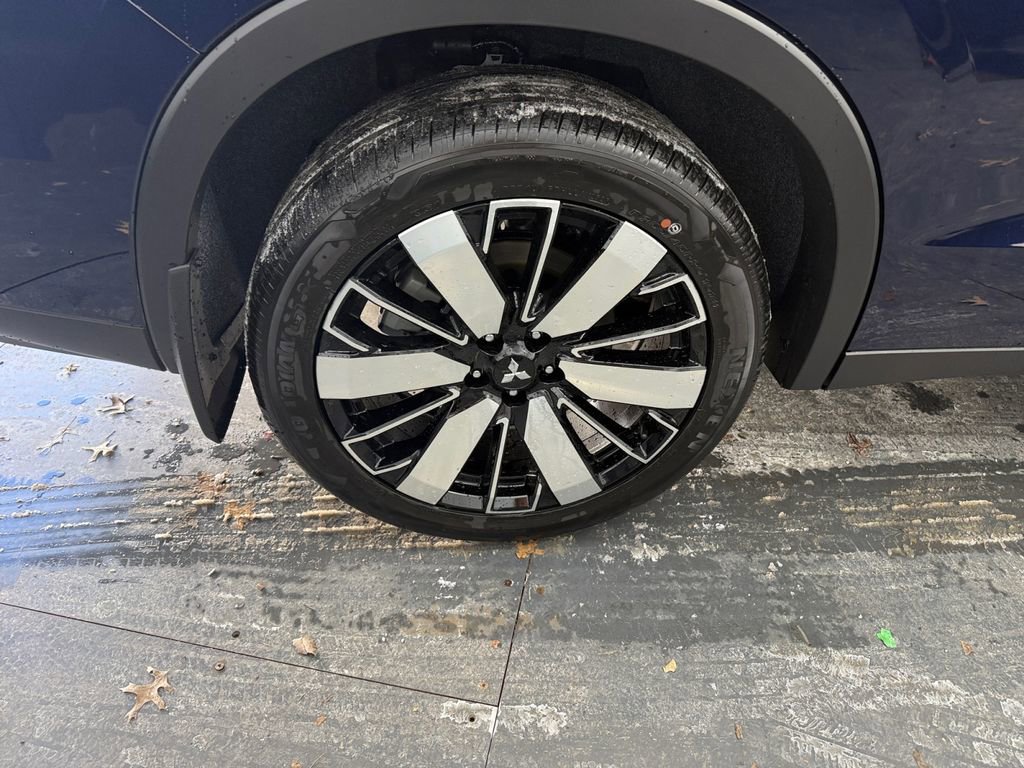 New 2026 Mitsubishi Outlander SE image 35