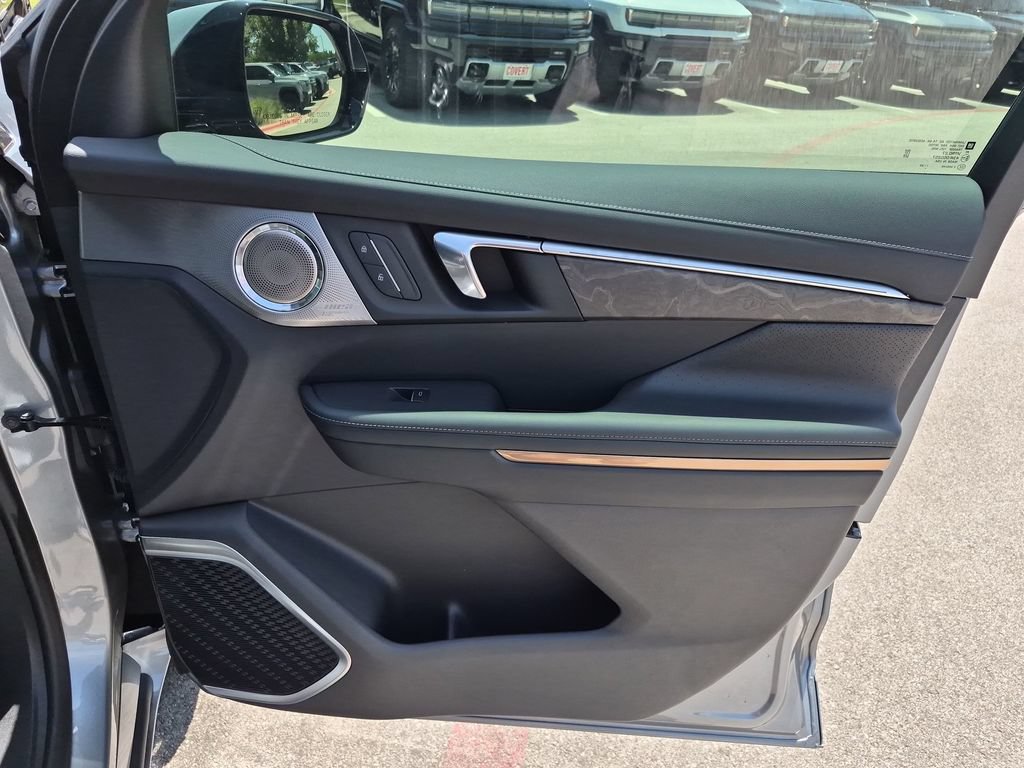 New 2026 Buick Enclave Avenir w/ Super Cruise Package FWD image 38