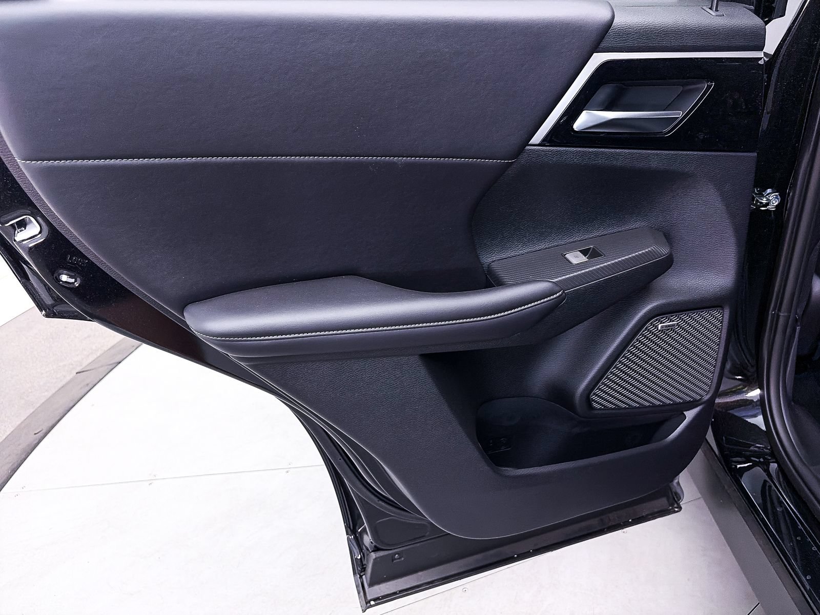 New 2026 Mitsubishi Outlander LE AWD/4WD image 23