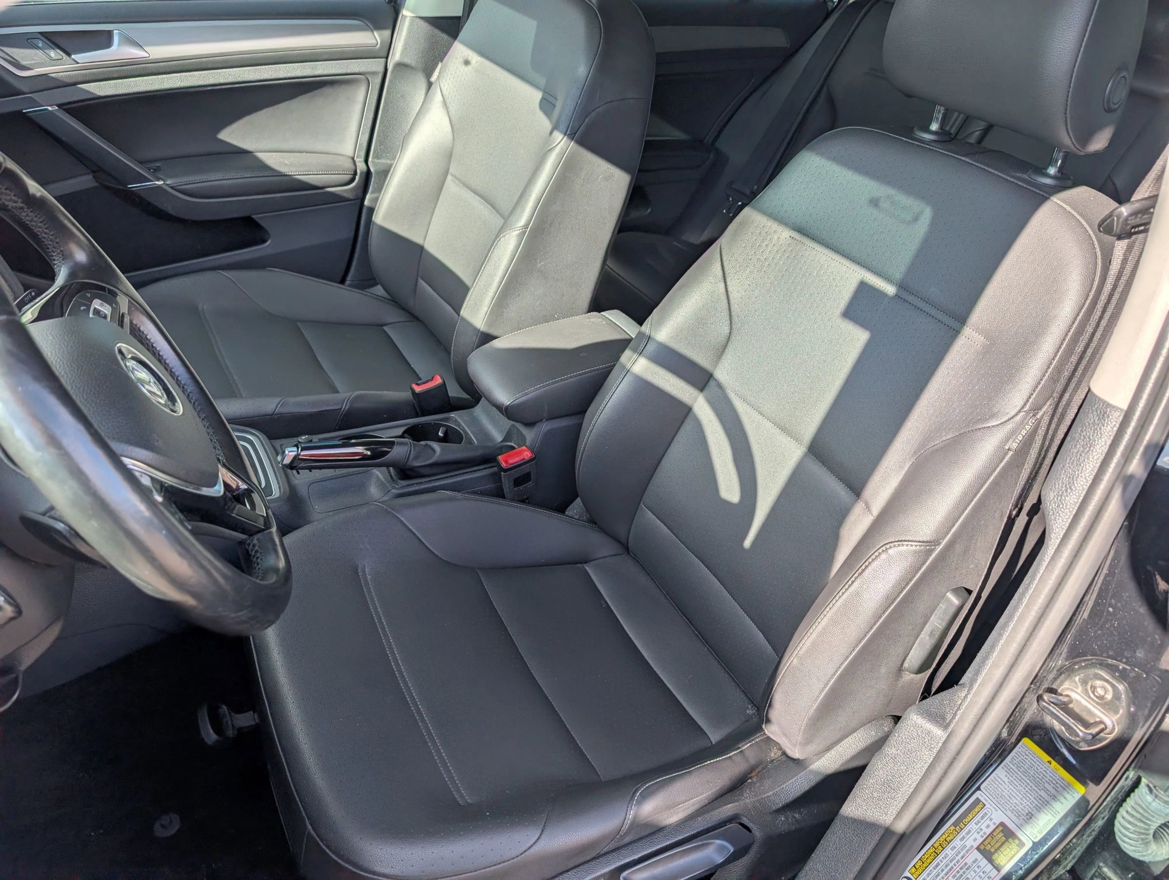 Used 2015 Volkswagen Golf TDI S image 15