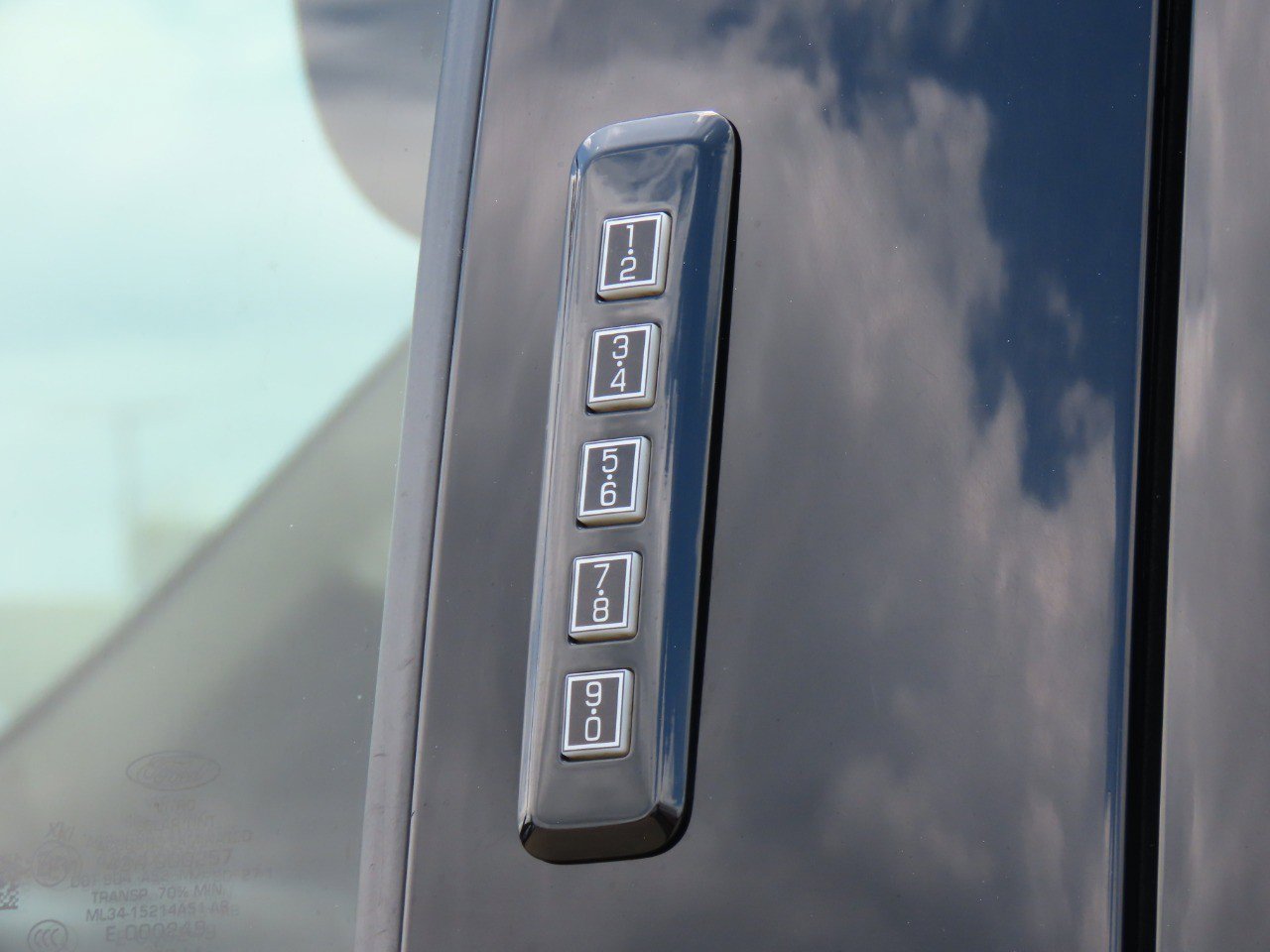 Used 2022 Ford F250 Lariat w/ Lariat Ultimate Package AWD/4WD image 19