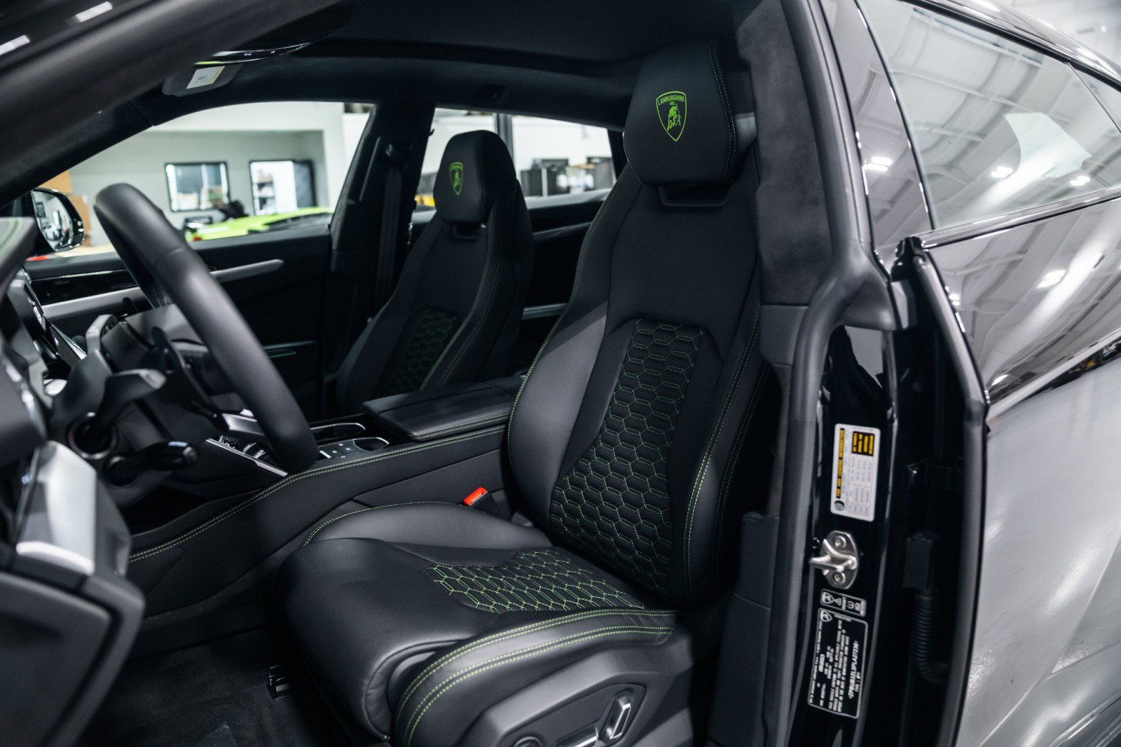 Used 2023 Lamborghini Urus S AWD/4WD image 11