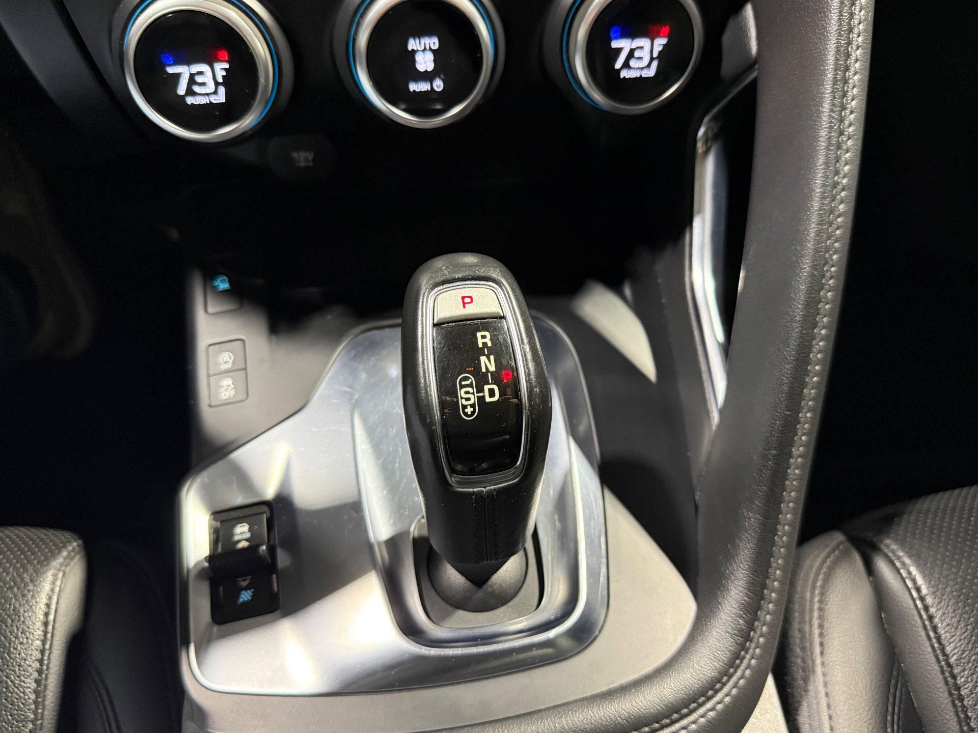 Used 2018 Jaguar E-PACE S image 34