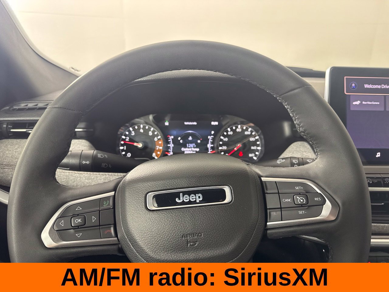 Used 2023 Jeep Compass Latitude w/ Sun and Sound Group AWD/4WD image 17