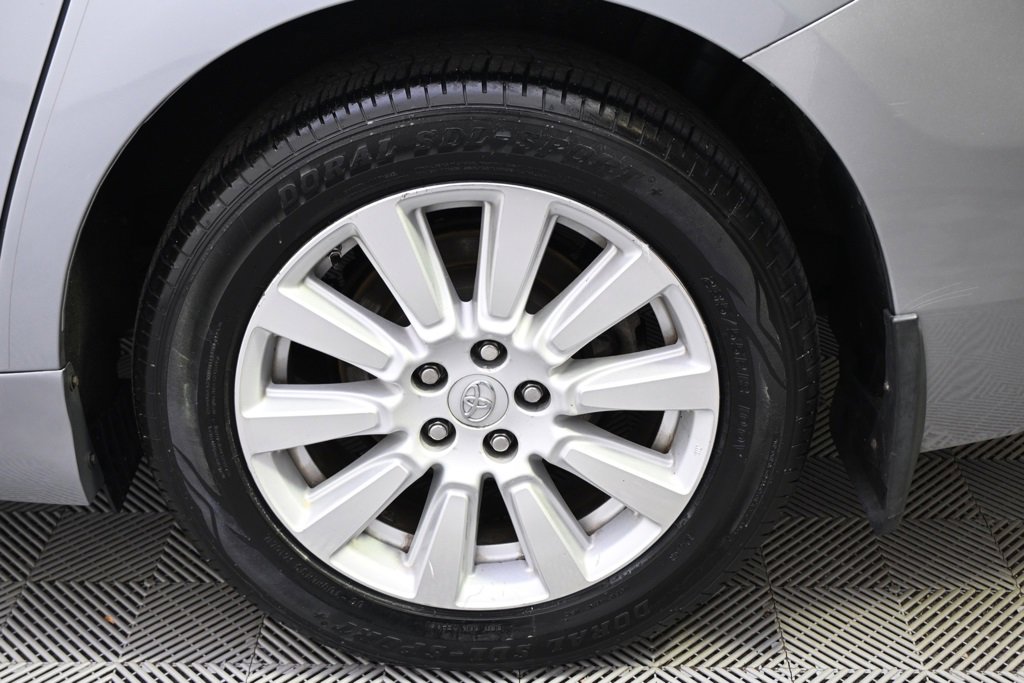 Used 2017 Toyota Sienna Limited Premium image 18