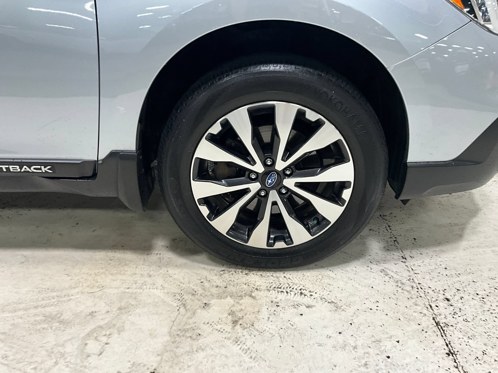 Used 2016 Subaru Outback 3.6R Limited AWD/4WD image 12