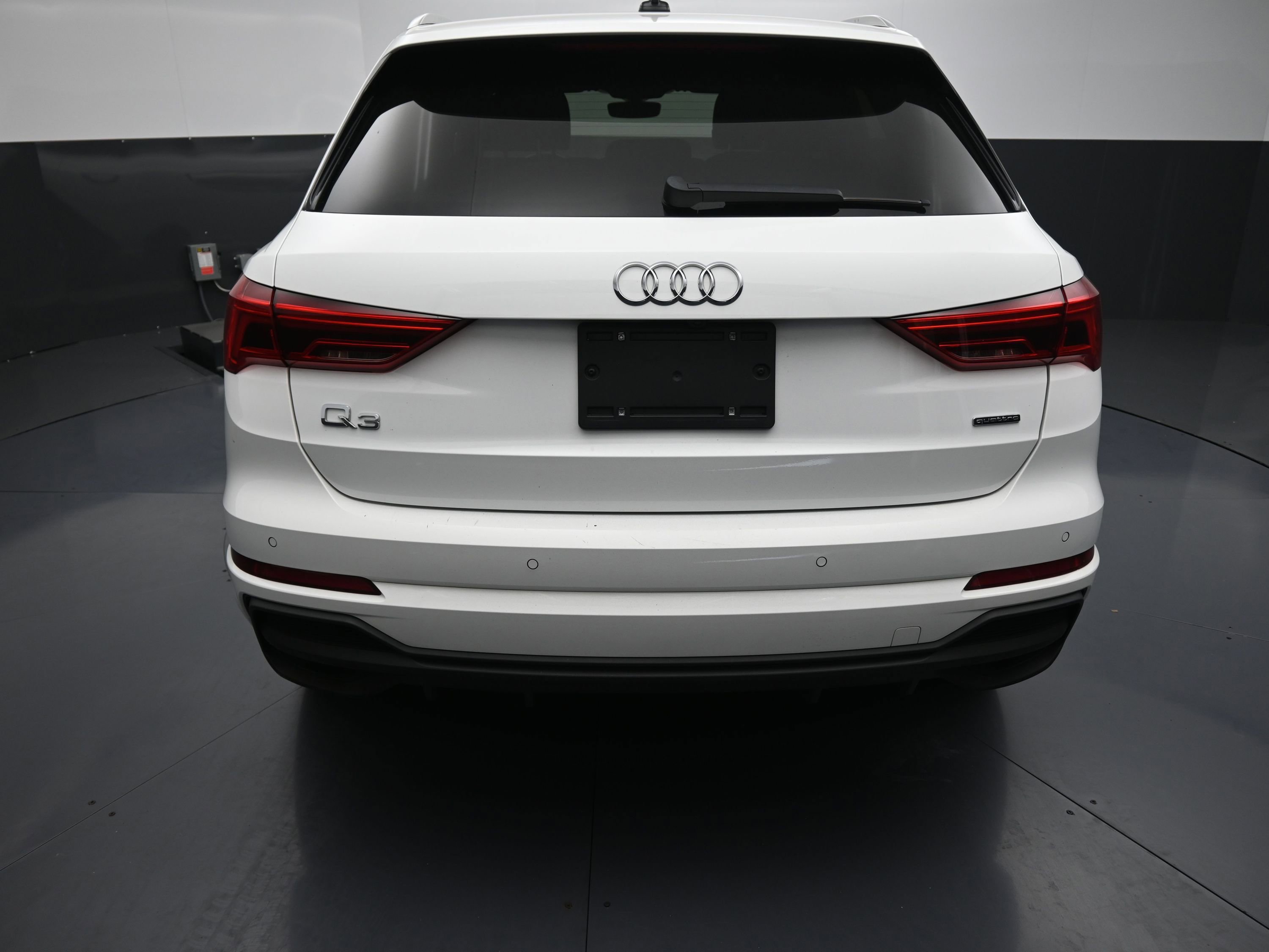 Used 2023 Audi Q3 2.0T Premium w/ Convenience Package image 11