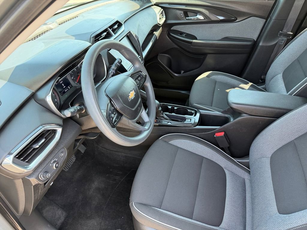 Used 2023 Chevrolet TrailBlazer LT w/ Convenience Package FWD image 10