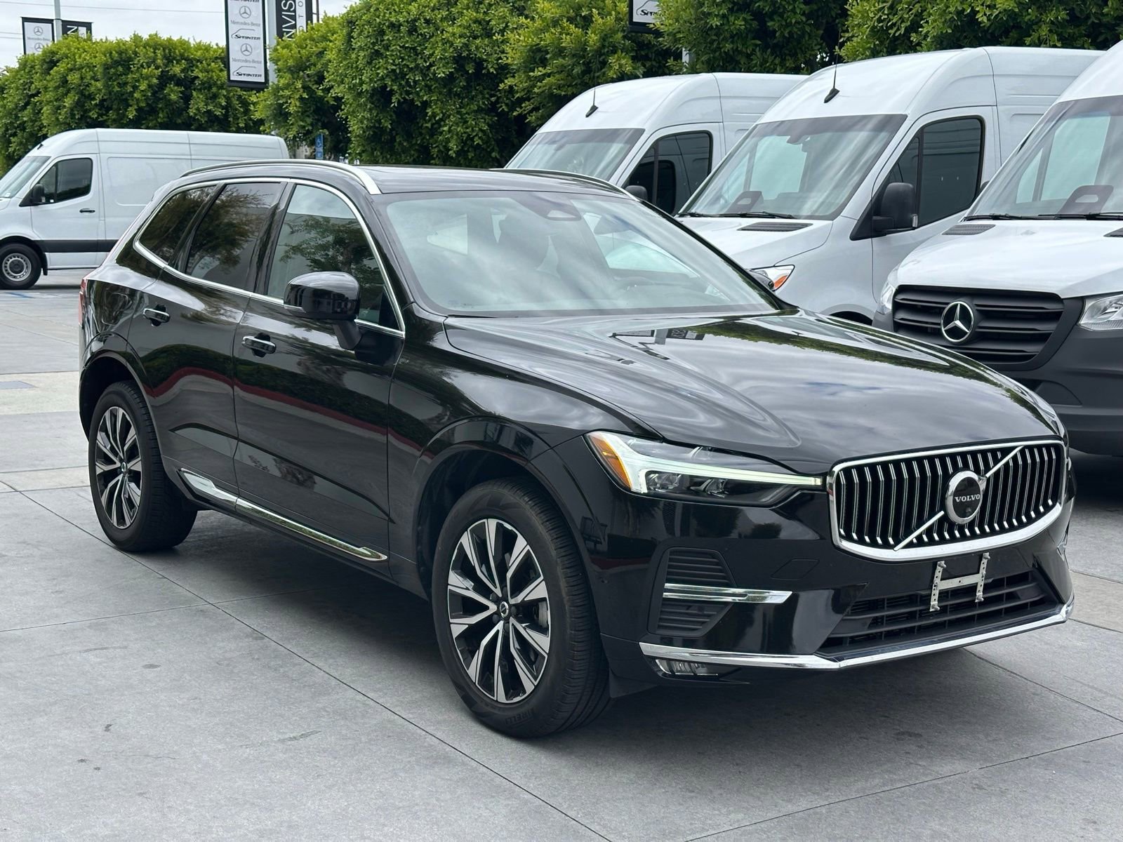 Used 2023 Volvo XC60 B5 Plus FWD image 9