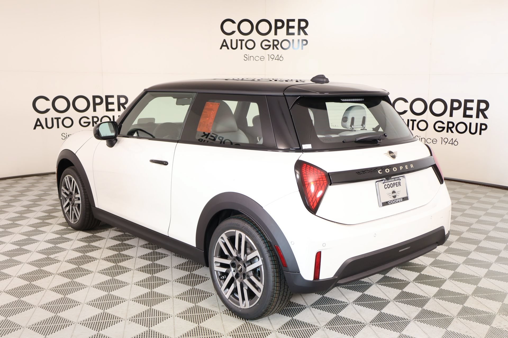 New 2026 MINI Cooper 2-Door Hardtop FWD image 21
