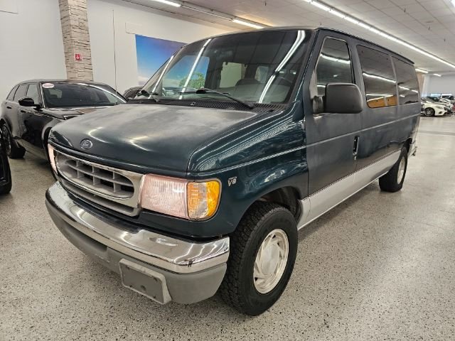 Used 2000 Ford E-150 and Econoline 150 Wagon image 1