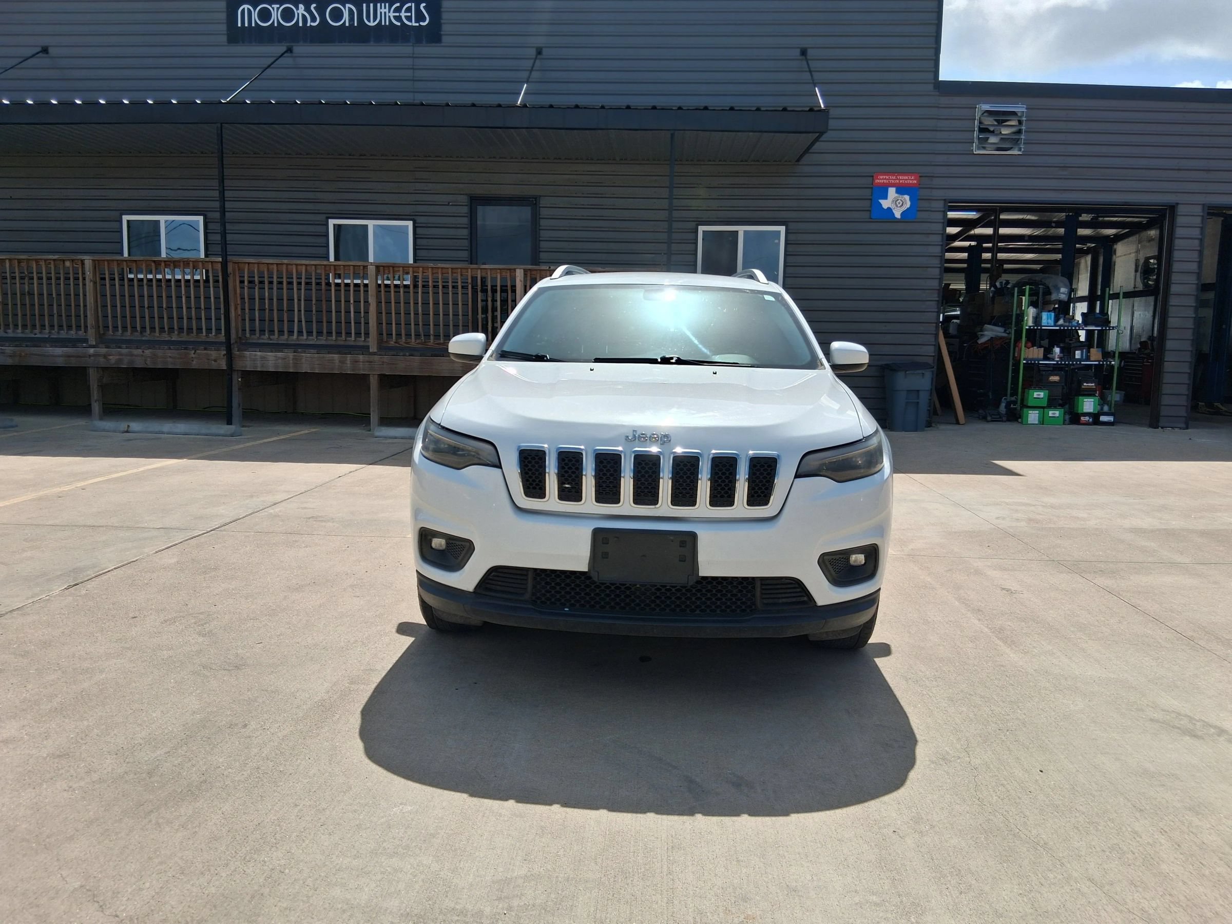 Used 2019 Jeep Cherokee Latitude w/ Popular Appearance Group AWD/4WD image 15