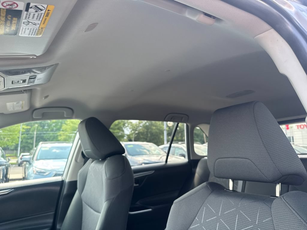 Used 2025 Toyota RAV4 XLE AWD/4WD image 15