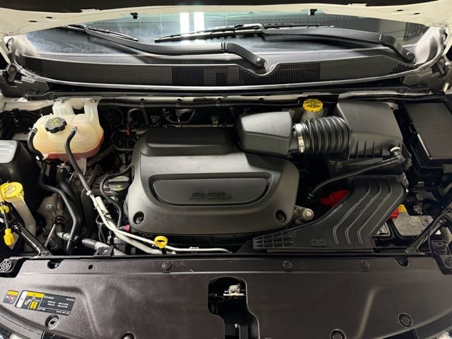 Used 2025 Chrysler Pacifica Limited image 51
