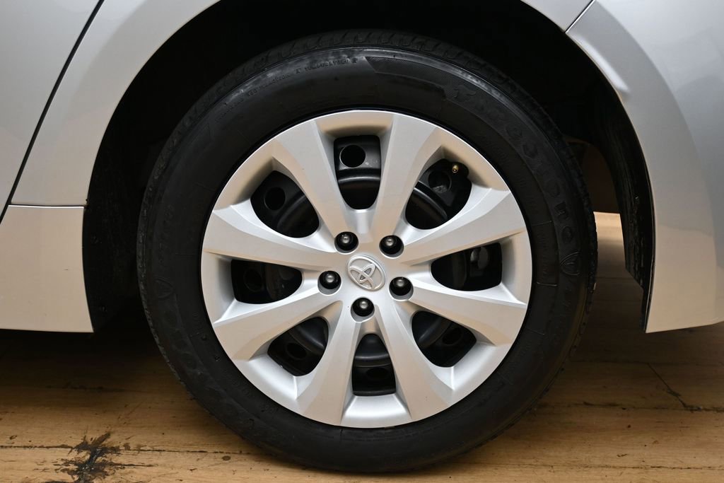 Used 2024 Toyota Corolla LE FWD image 12