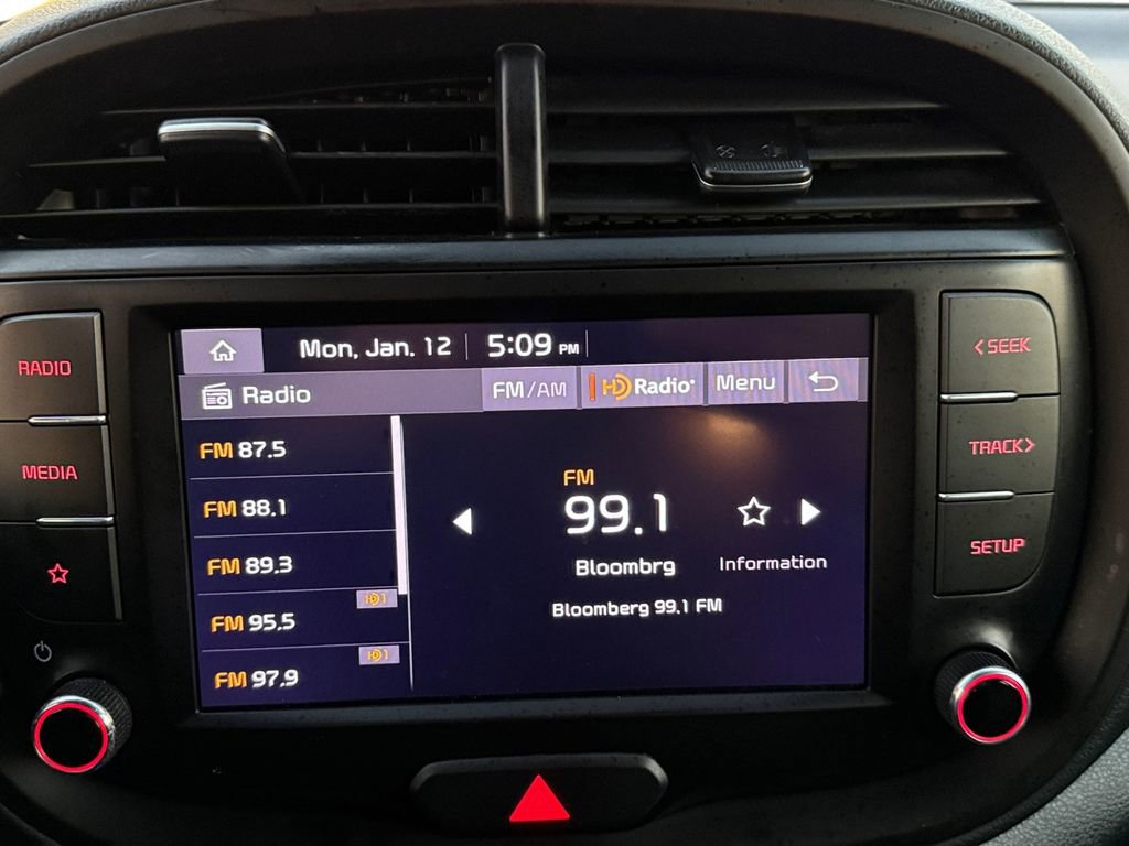 Certified 2022 Kia Soul LX image 14