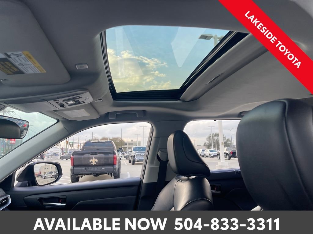 Used 2023 Toyota Highlander XLE image 23