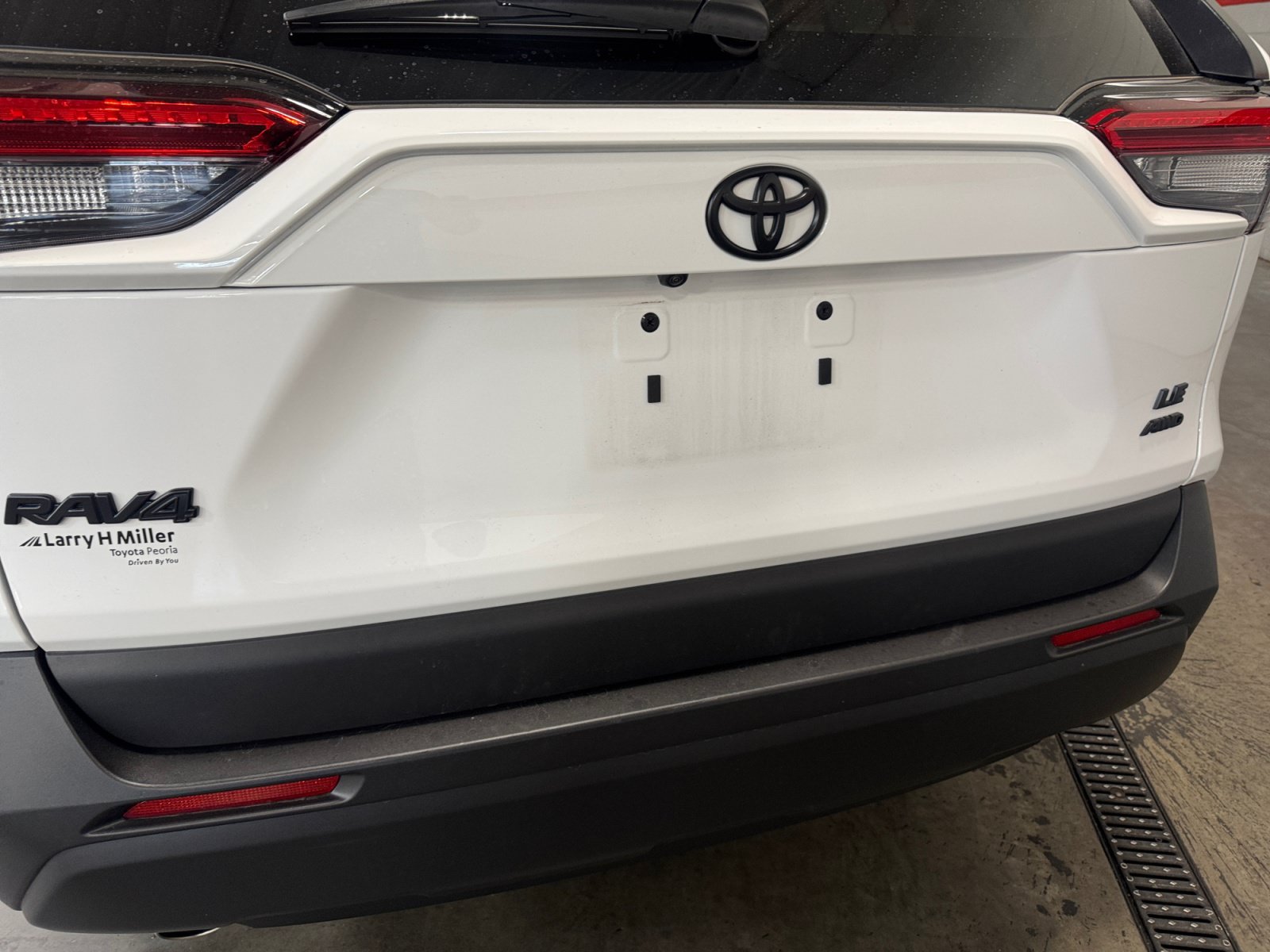 Certified 2025 Toyota RAV4 LE AWD/4WD image 23