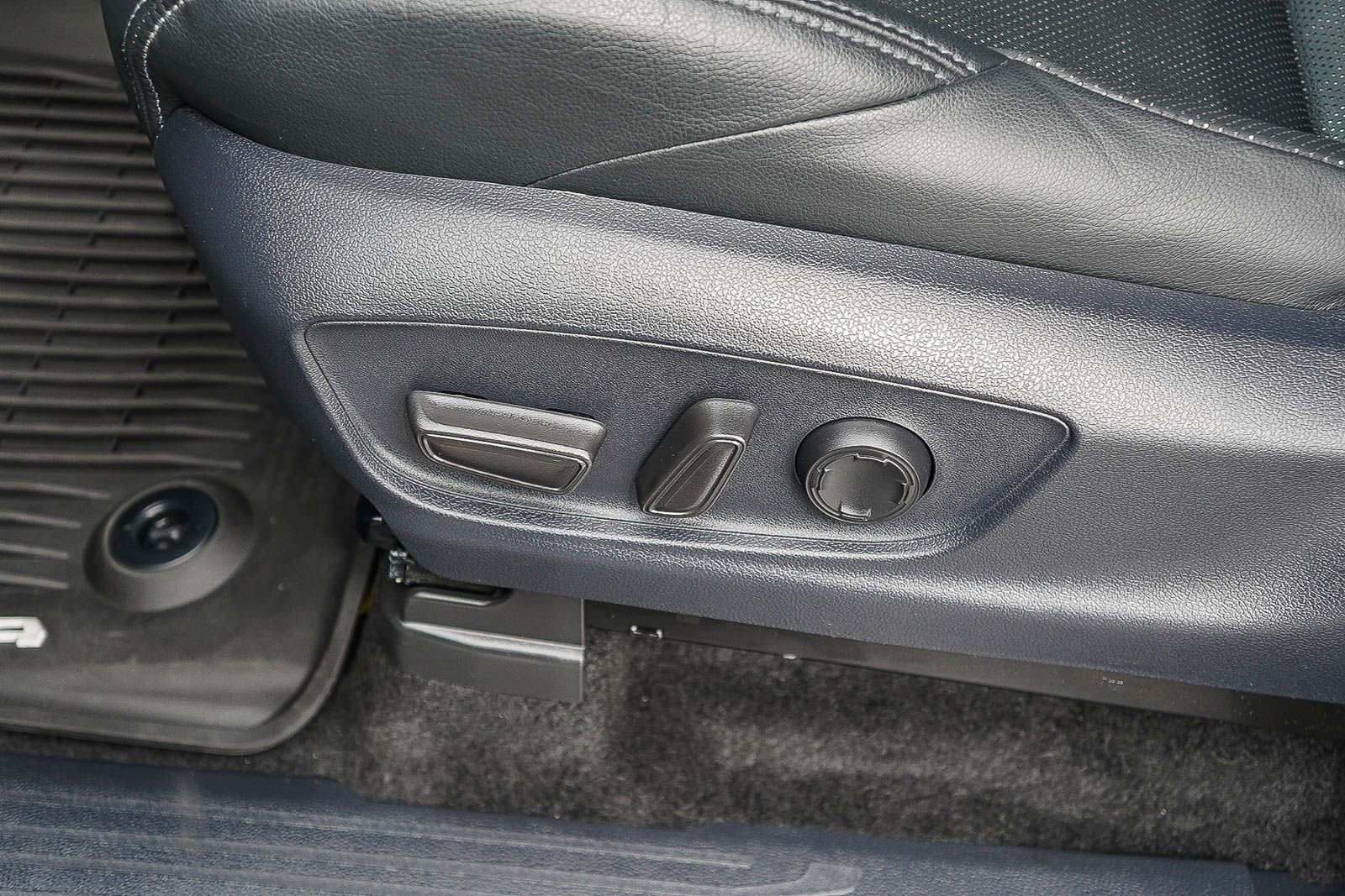 Certified 2024 Toyota Tacoma TRD Sport w/ TRD Sport Premium Package AWD/4WD image 29