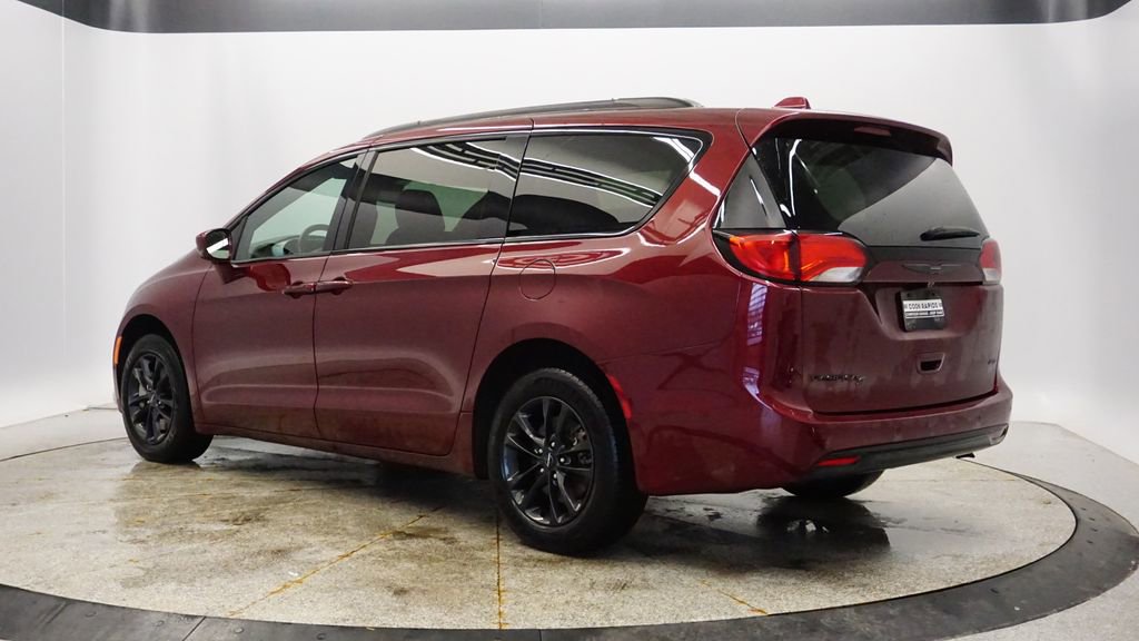 Certified 2020 Chrysler Pacifica Touring-L w/ Advanced Safetytec Group image 3