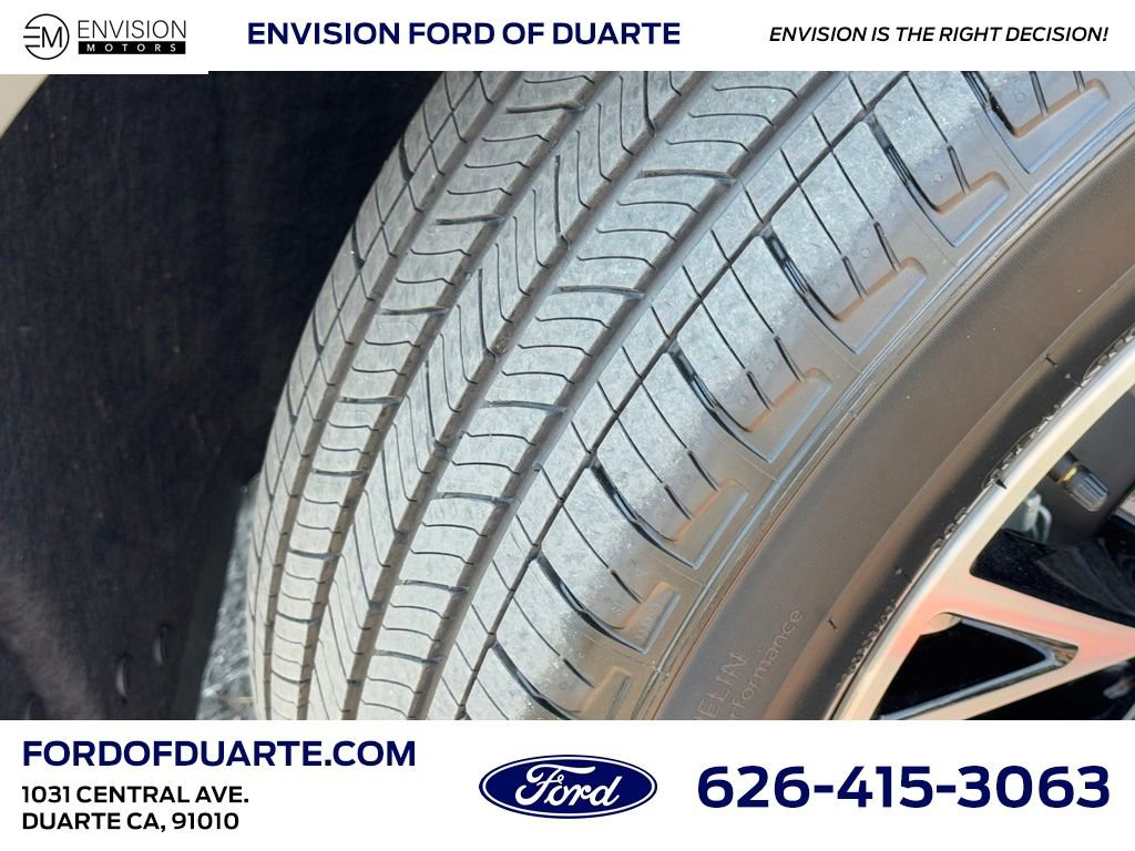 New 2025 Ford Escape SE image 16