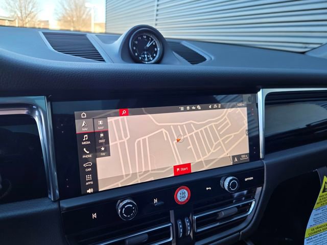 Used 2026 Porsche Macan image 22