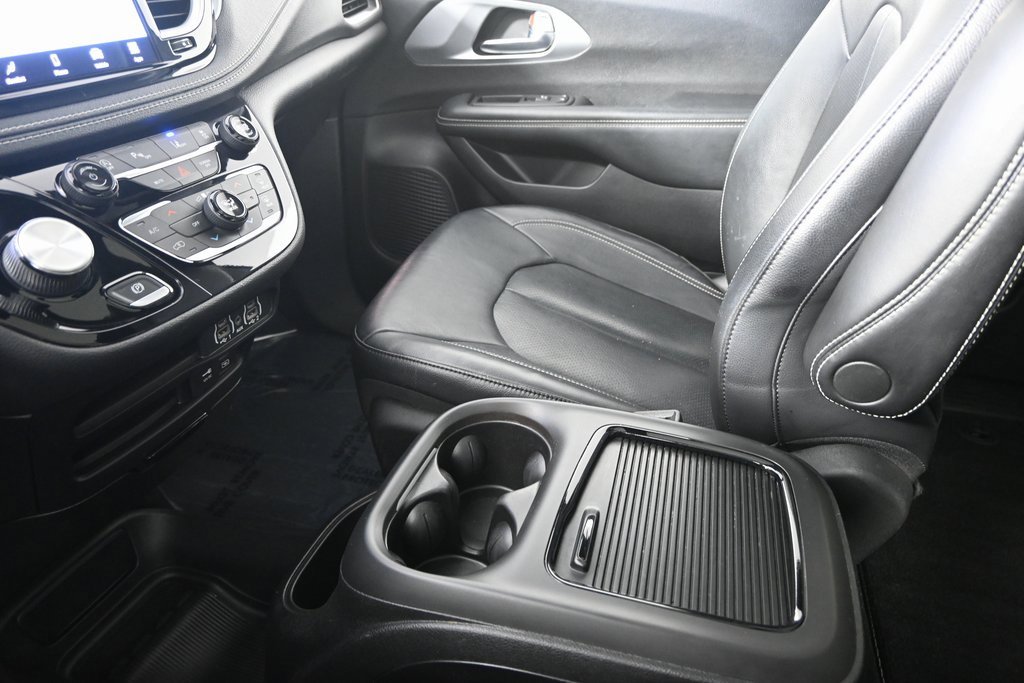 Used 2022 Chrysler Pacifica Touring-L w/ S Appearance Package image 35