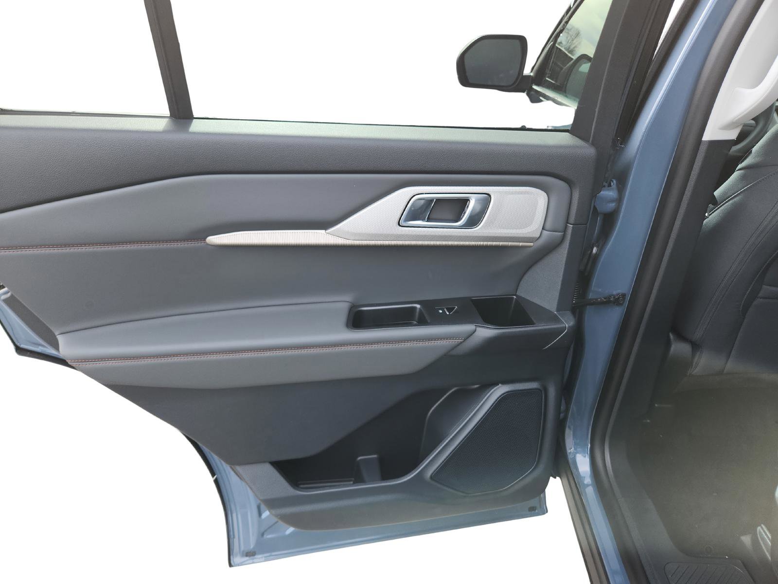 New 2026 Ford Explorer Active image 24