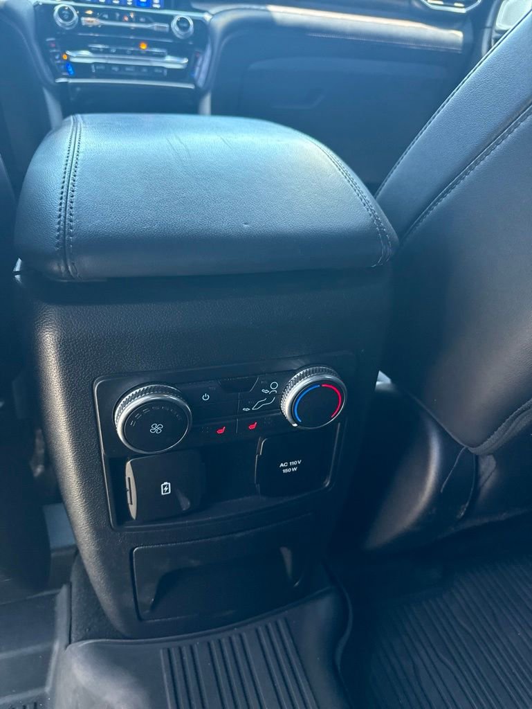 Used 2022 Ford Explorer Platinum w/ Equipment Group 601A AWD/4WD image 18