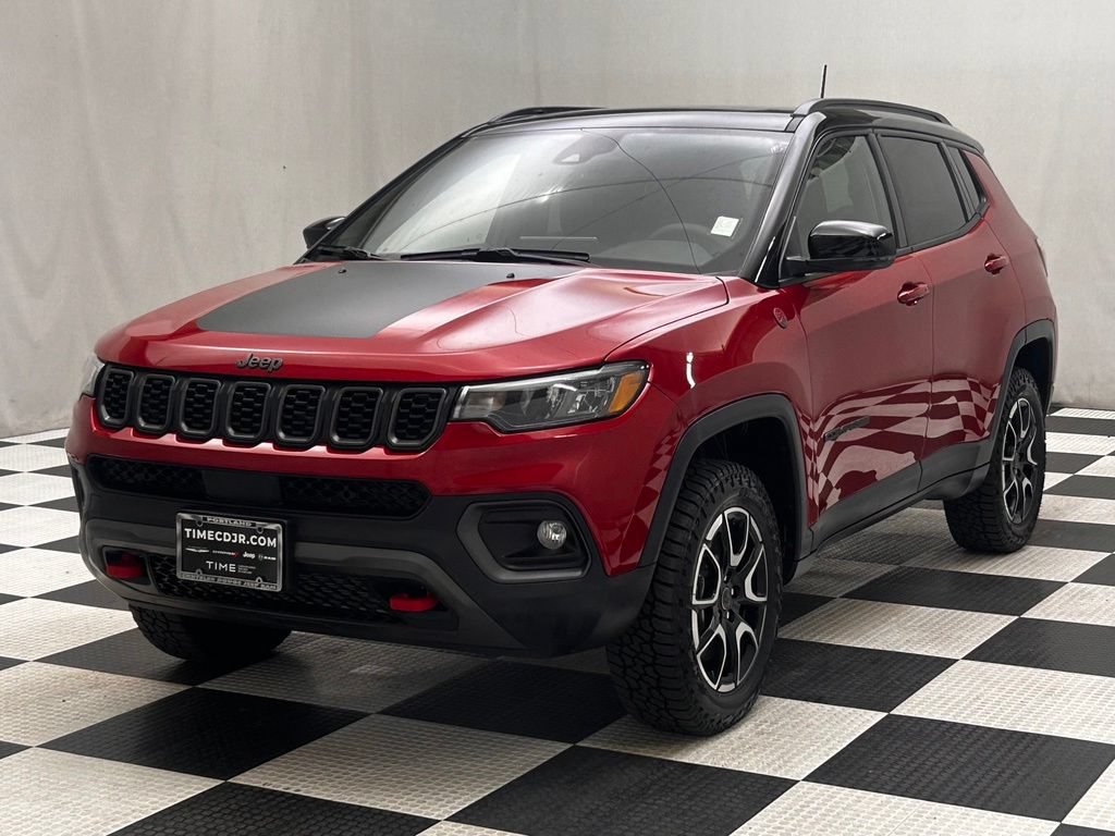 Certified 2025 Jeep Compass Trailhawk w/ Sun & Sound Group AWD/4WD image 4