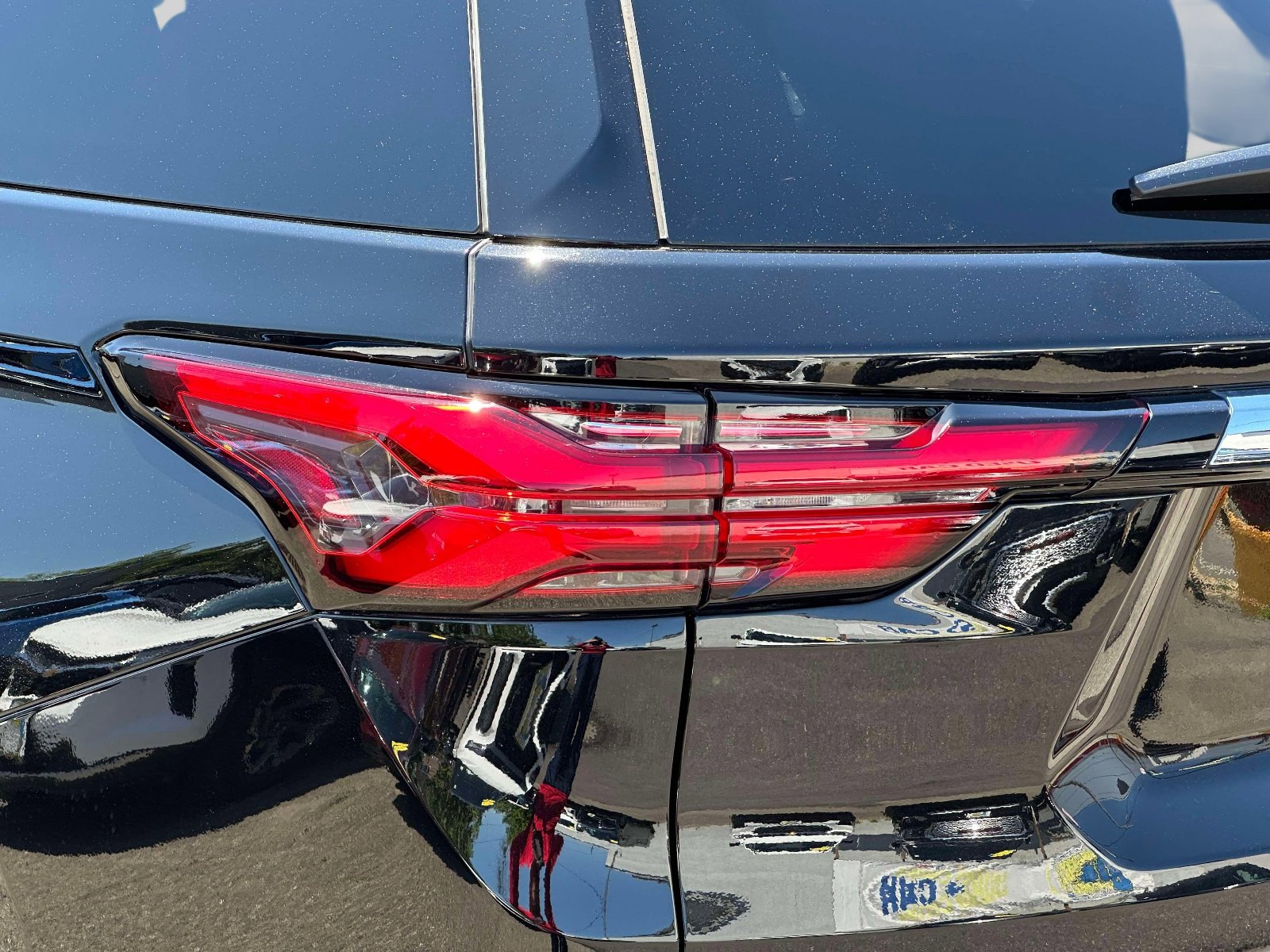 Used 2023 Chevrolet Traverse LT AWD/4WD image 10
