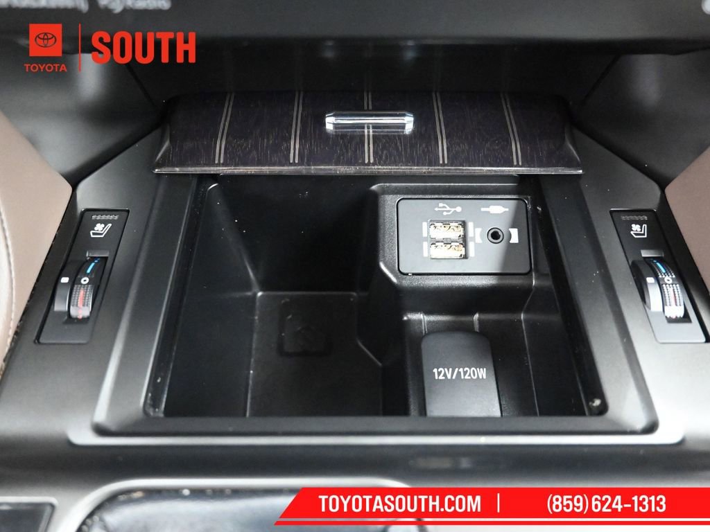 Used 2023 Lexus GX 460 Premium w/ Premium Package image 21