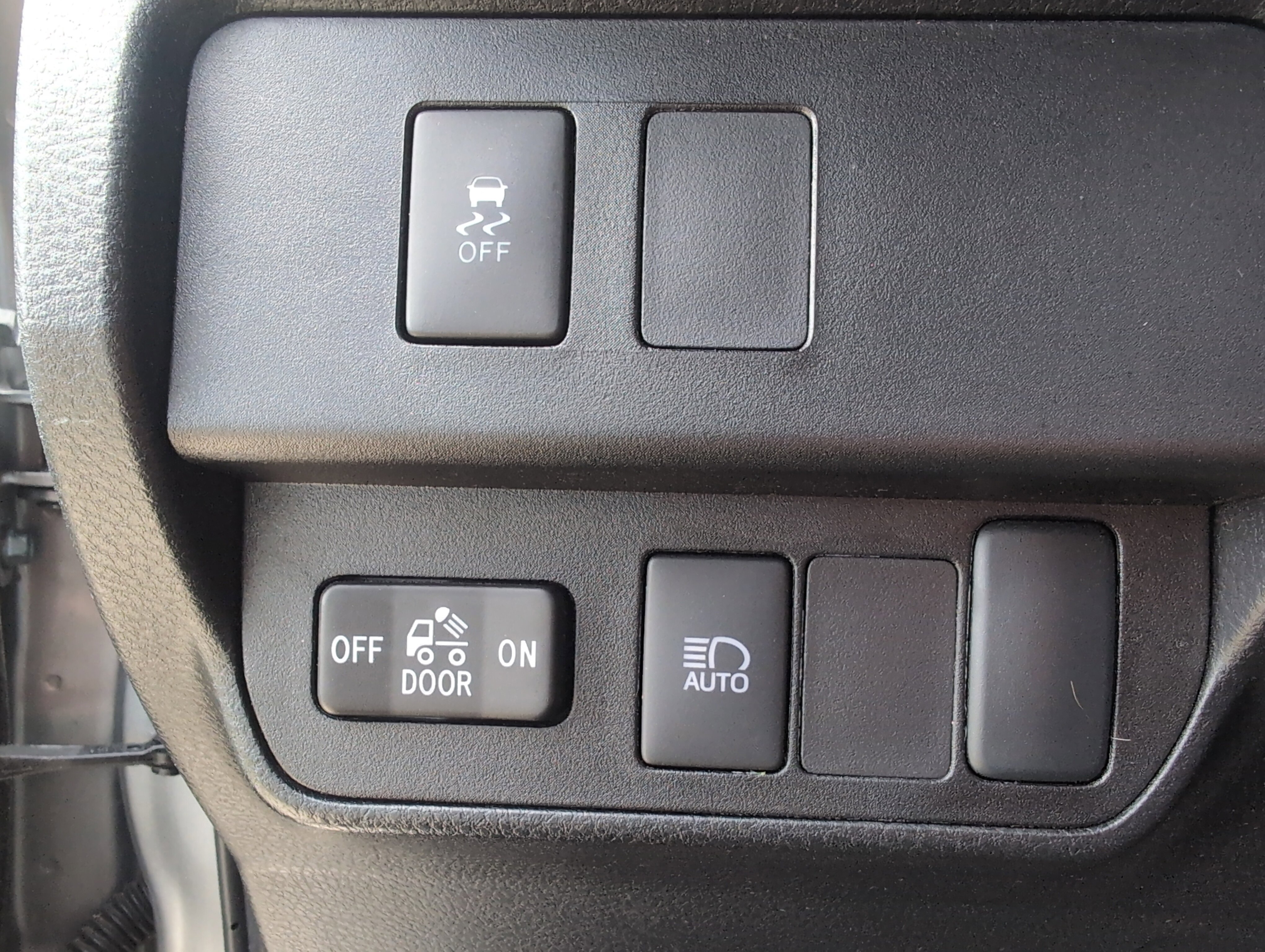 Certified 2023 Toyota Tacoma SR5 AWD/4WD image 34